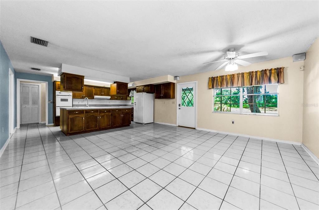 Plant City, Florida, 33566, United States, 3 Bedrooms Bedrooms, ,2 BathroomsBathrooms,Residential,For Sale,1932483