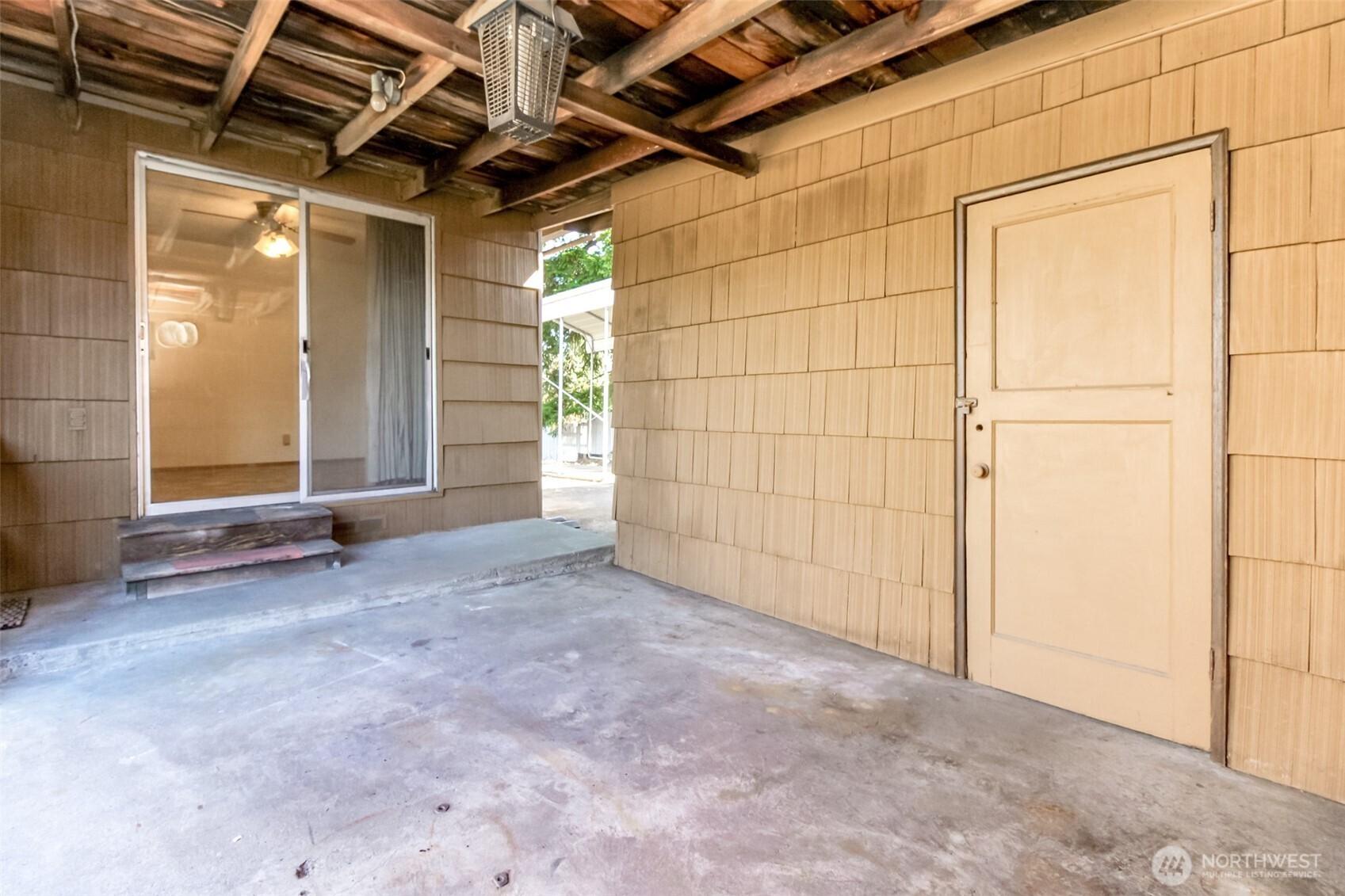 SEATTLE, Washington, 98146, United States, 3 Bedrooms Bedrooms, ,2 BathroomsBathrooms,Residential,For Sale,1969203