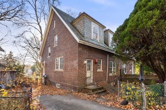 Boston, Massachusetts, 02130, United States, 3 Bedrooms Bedrooms, ,1 BathroomBathrooms,Residential,For Sale,1996065