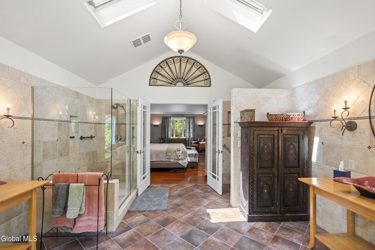 Coeymans Hollow, New York, 12046, United States, 4 Bedrooms Bedrooms, ,3 BathroomsBathrooms,Residential,For Sale,1907699