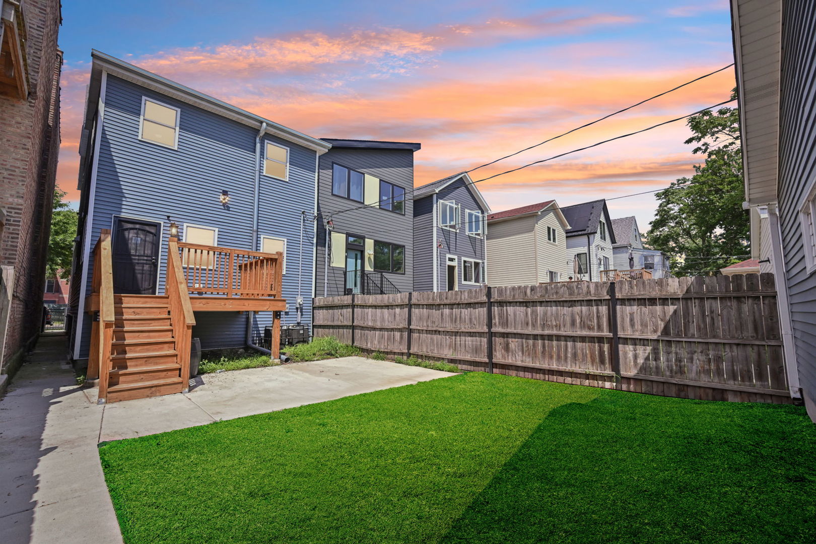 Chicago, Illinois, 60637, United States, 4 Bedrooms Bedrooms, ,4 BathroomsBathrooms,Residential,For Sale,1881153