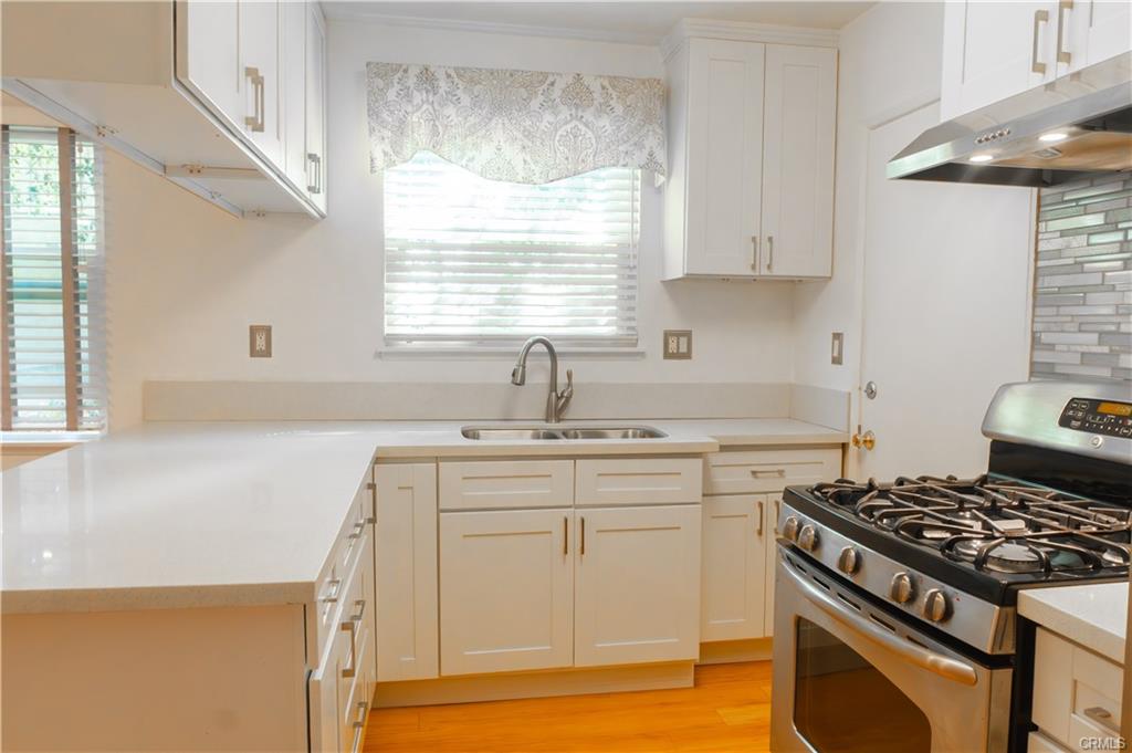 Los Angeles, California, 90016, United States, 2 Bedrooms Bedrooms, ,2 BathroomsBathrooms,Residential,For Sale,1930666