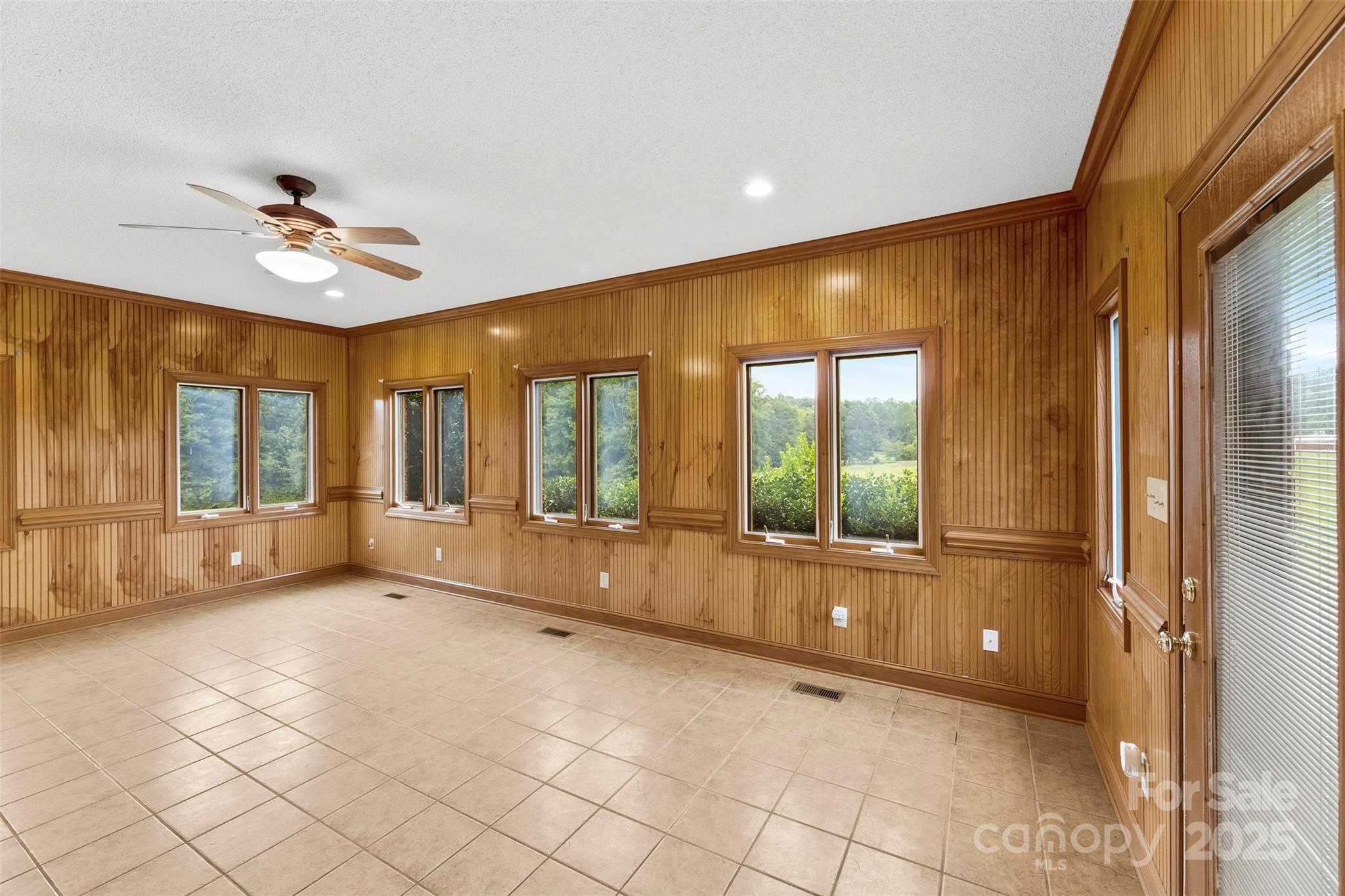 Lincolnton, North Carolina, 28092, United States, 3 Bedrooms Bedrooms, ,3 BathroomsBathrooms,Residential,For Sale,1910907