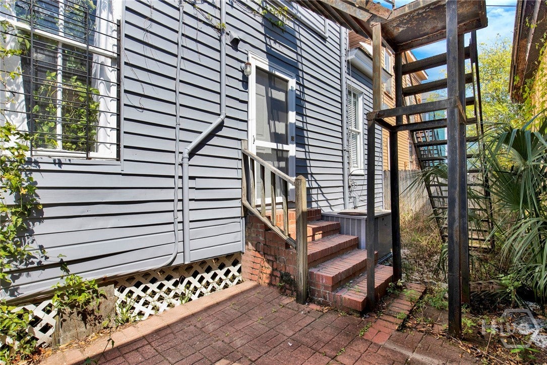 Savannah, Georgia, 31401, United States, 2 Bedrooms Bedrooms, ,3 BathroomsBathrooms,Residential,For Sale,2031134
