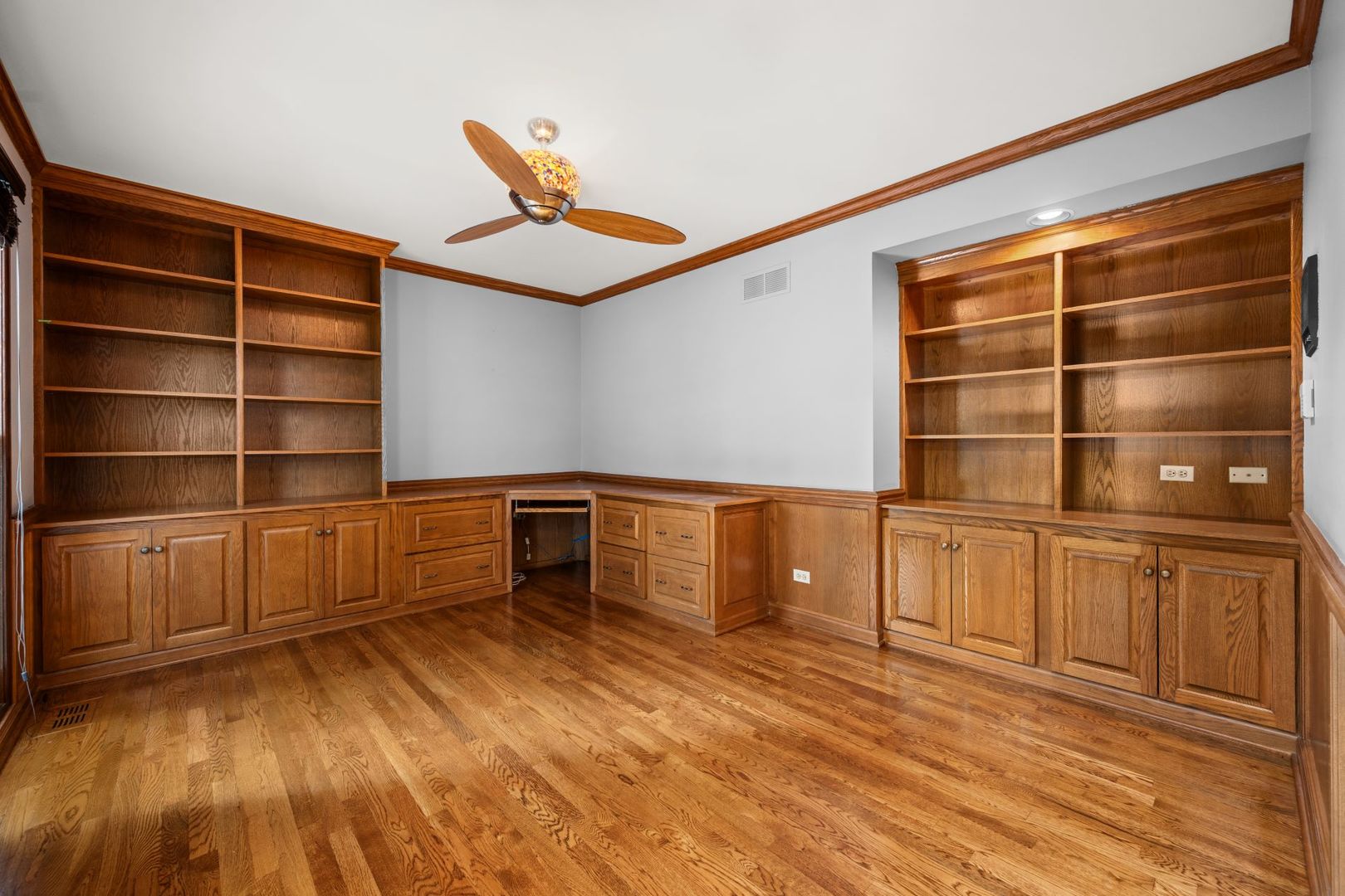 West Chicago, Illinois, 60185, United States, 4 Bedrooms Bedrooms, ,4 BathroomsBathrooms,Residential,For Sale,1991101