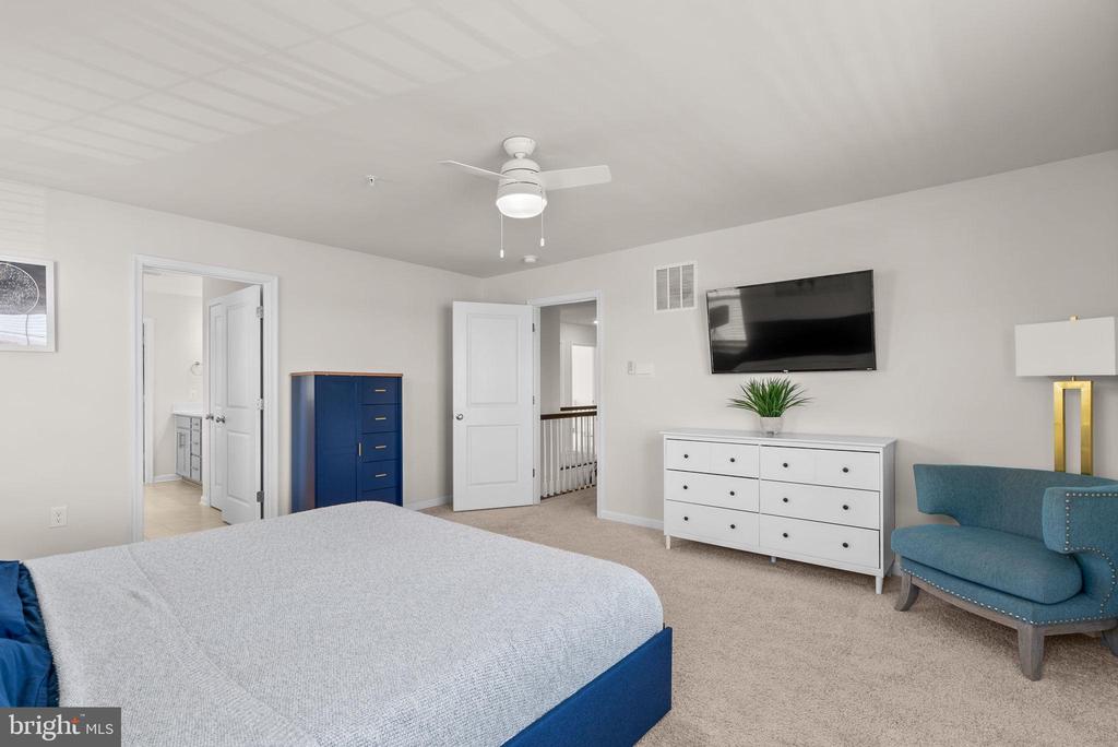 Frederick, Maryland, 21701, United States, 5 Bedrooms Bedrooms, ,4 BathroomsBathrooms,Residential,For Sale,1987107