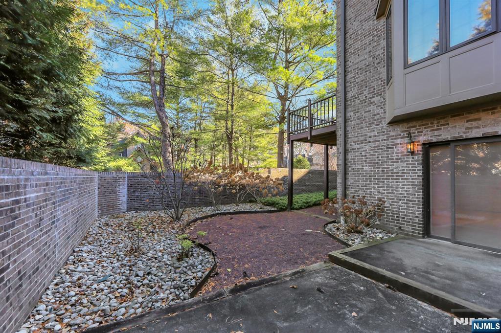 Park Ridge, New Jersey, 07656, United States, 3 Bedrooms Bedrooms, ,5 BathroomsBathrooms,Residential,For Sale,2001843