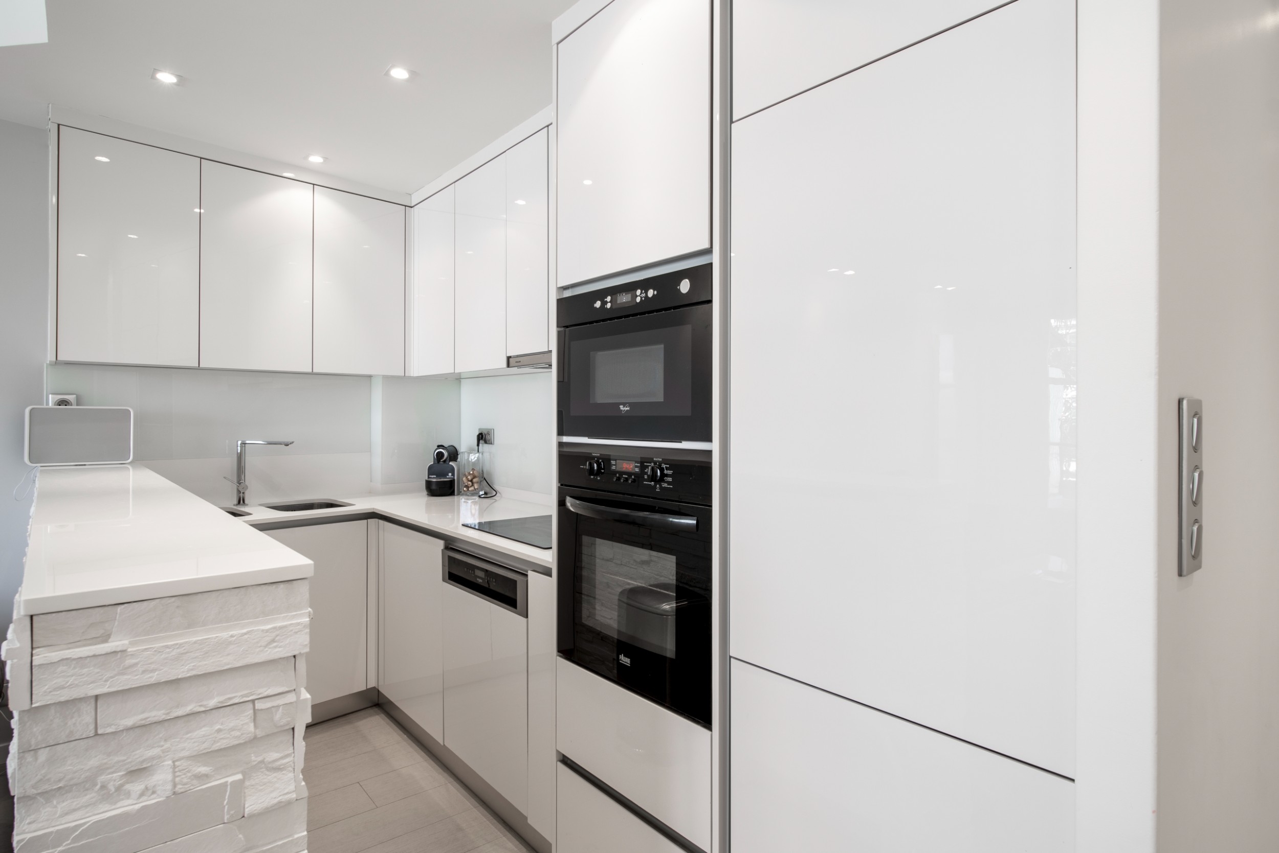  1-bedroom renovated apartment with terrace and garage Cannes City Centre - 物件實景