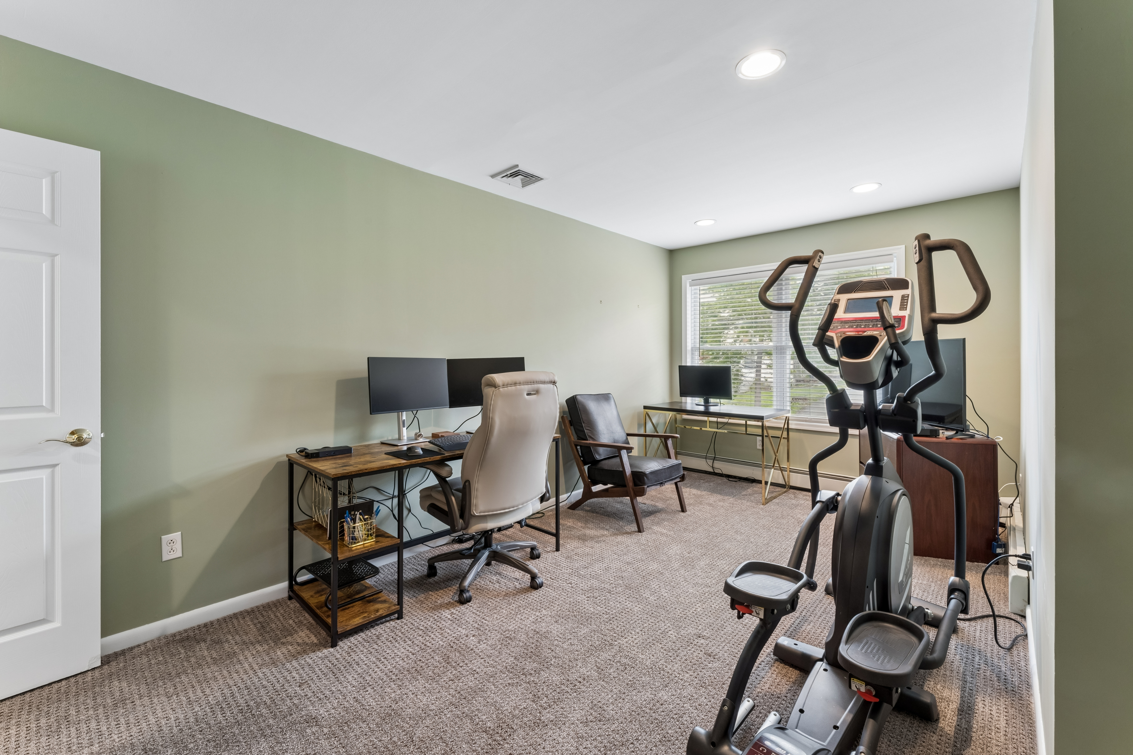 Towaco, New Jersey, 07082, United States, 4 Bedrooms Bedrooms, ,3 BathroomsBathrooms,Residential,For Sale,2048058