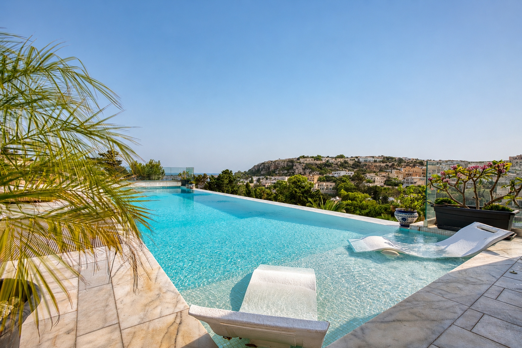  Exceptional Contemporary Villa with Panoramic Views - 物件實景