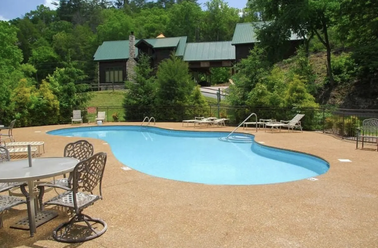 Sevierville, Tennessee, 37862, United States, 3 Bedrooms Bedrooms, ,2 BathroomsBathrooms,Residential,For Sale,1930187