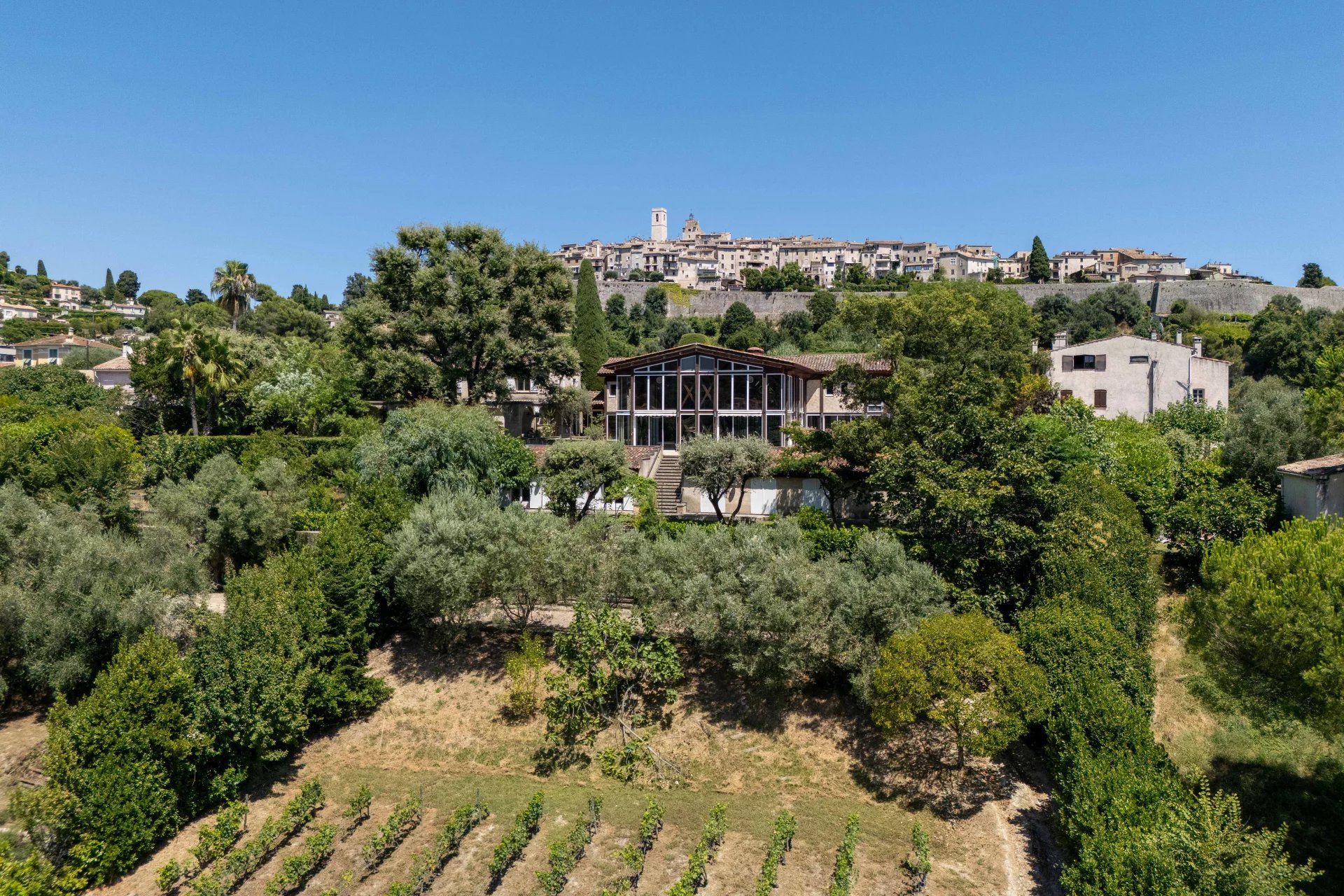 Saint-Paul-de-Vence, Provence-Alpes-Côte d’Azur, 06570, FR, 5 Bedrooms Bedrooms, ,Residential,For Sale,1895395