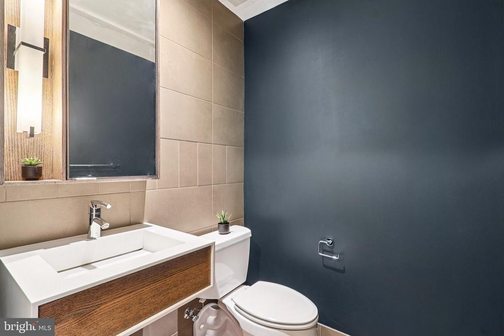 Washington, District of Columbia, 20005, United States, 1 Bedroom Bedrooms, ,2 BathroomsBathrooms,Residential,For Sale,1978761