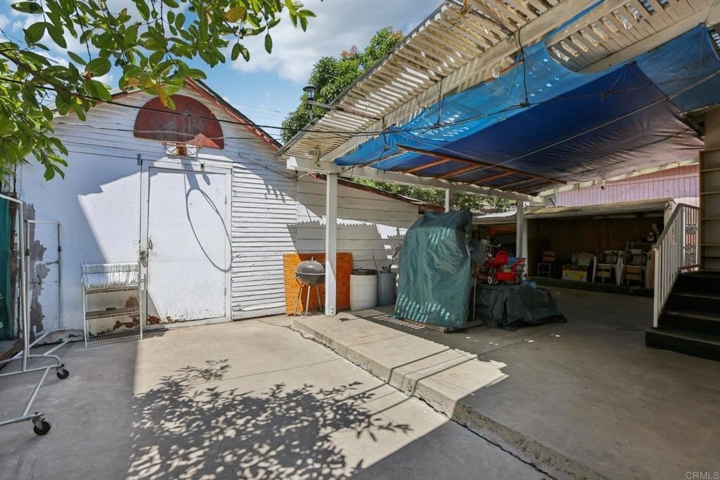 Los Angeles, California, 90038, United States, 3 Bedrooms Bedrooms, ,2 BathroomsBathrooms,Residential,For Sale,1925256