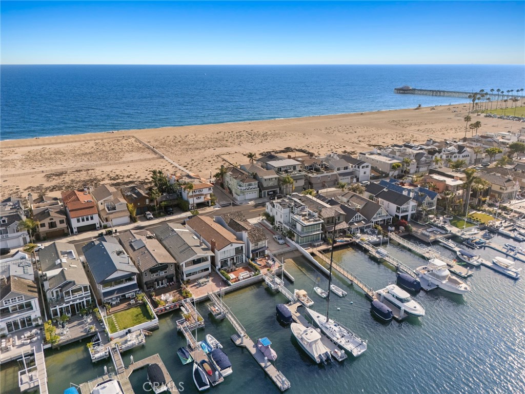 Newport Beach, California, 92661, United States, 4 Bedrooms Bedrooms, ,5 BathroomsBathrooms,Residential,For Sale,1875430