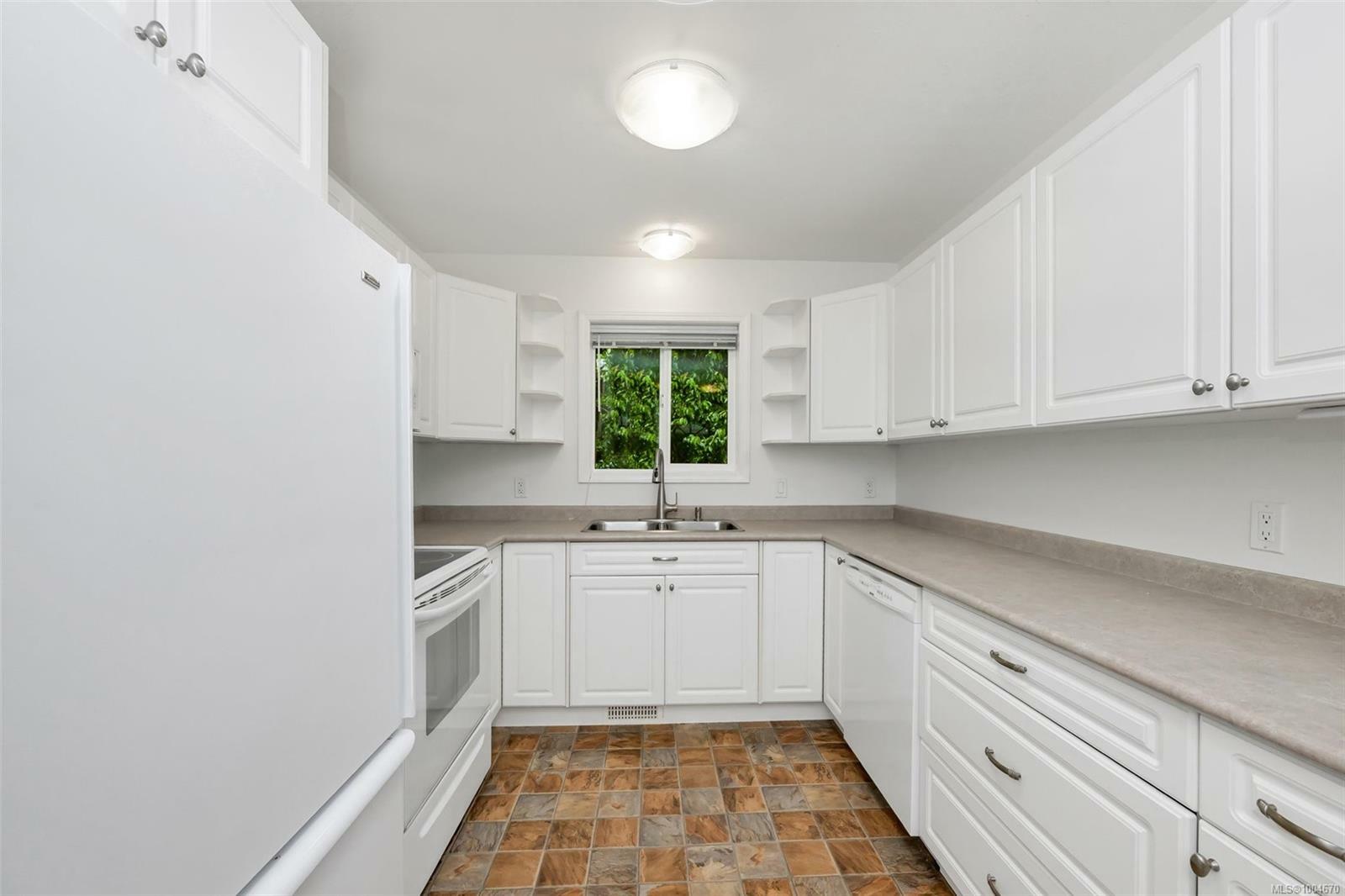DUNCAN, British Columbia, V9L 2S2, CA, 2 Bedrooms Bedrooms, ,Residential,For Sale,1875363