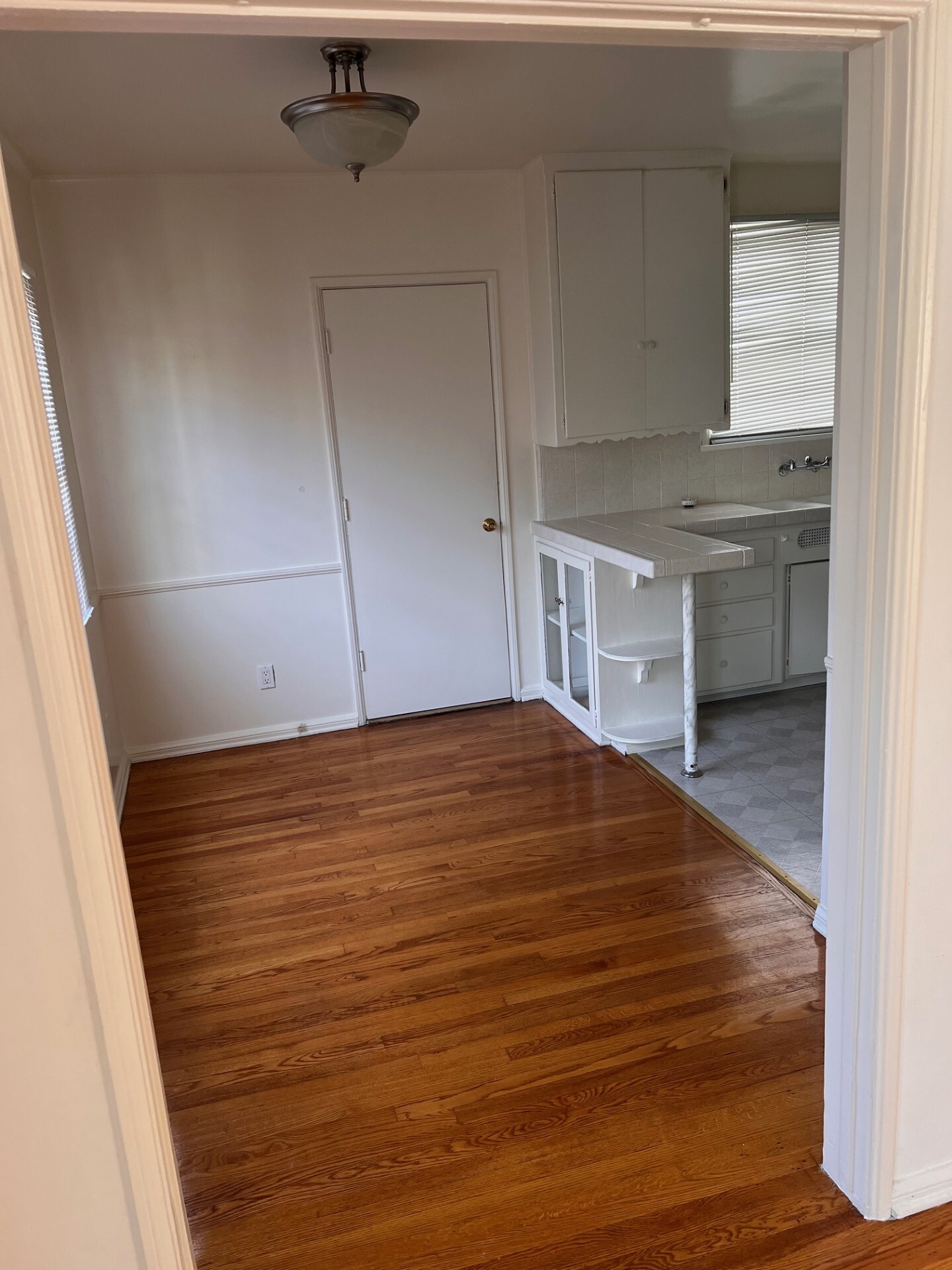  10612 Wilkins Ave - 物件實景