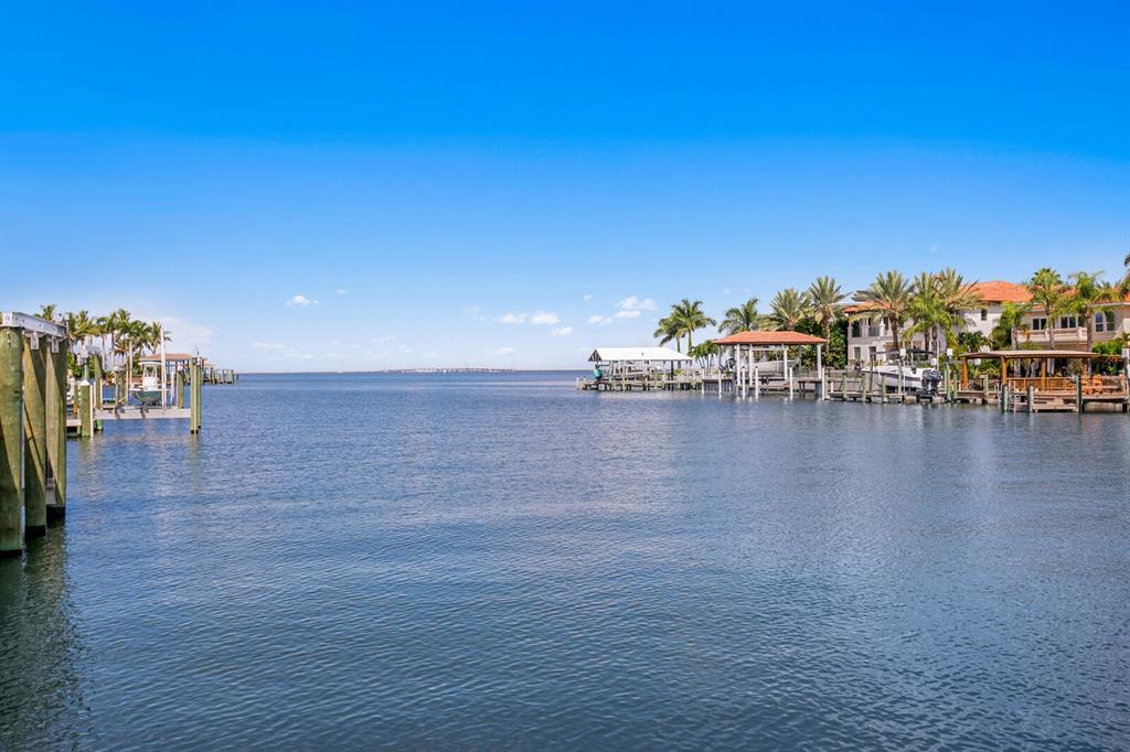 Tampa, Florida, 33629, United States, 4 Bedrooms Bedrooms, ,6 BathroomsBathrooms,Residential,For Sale,1932430