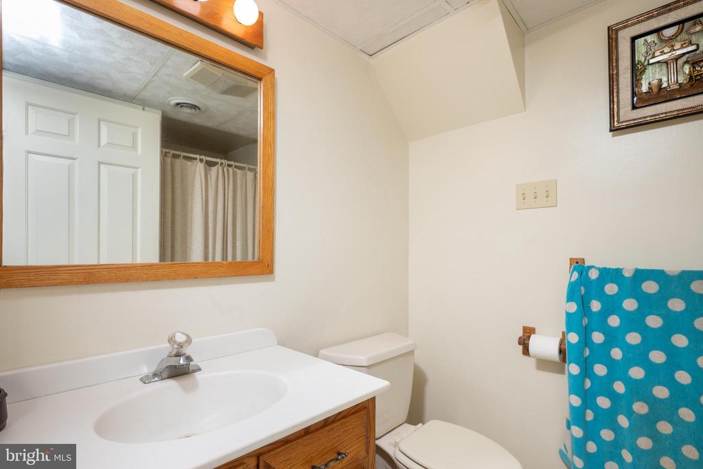 Reading, Pennsylvania, 19607, United States, 4 Bedrooms Bedrooms, ,4 BathroomsBathrooms,Residential,For Sale,1951295