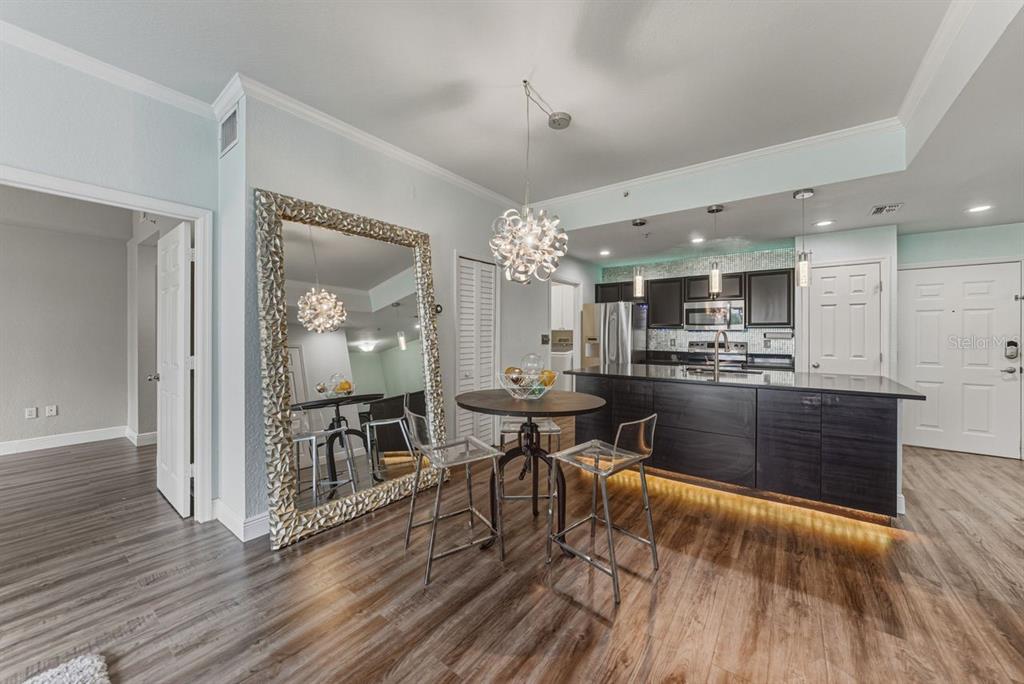 Tampa, Florida, 33602, United States, 2 Bedrooms Bedrooms, ,2 BathroomsBathrooms,Residential,For Sale,2002253