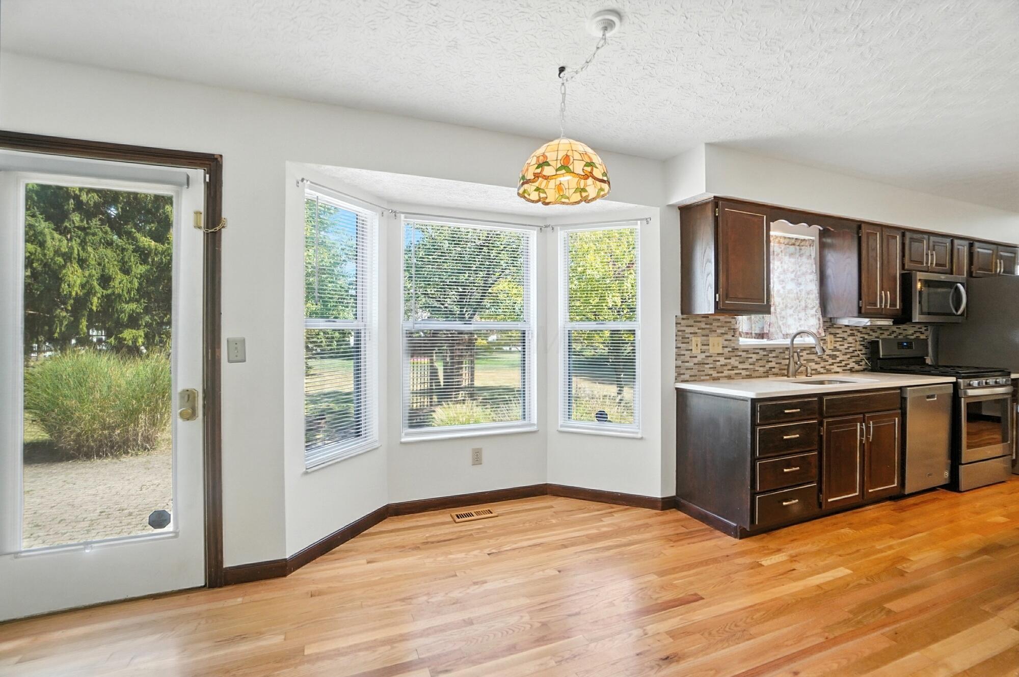 Dublin, Ohio, 43016, United States, 4 Bedrooms Bedrooms, ,3 BathroomsBathrooms,Residential,For Sale,1940366