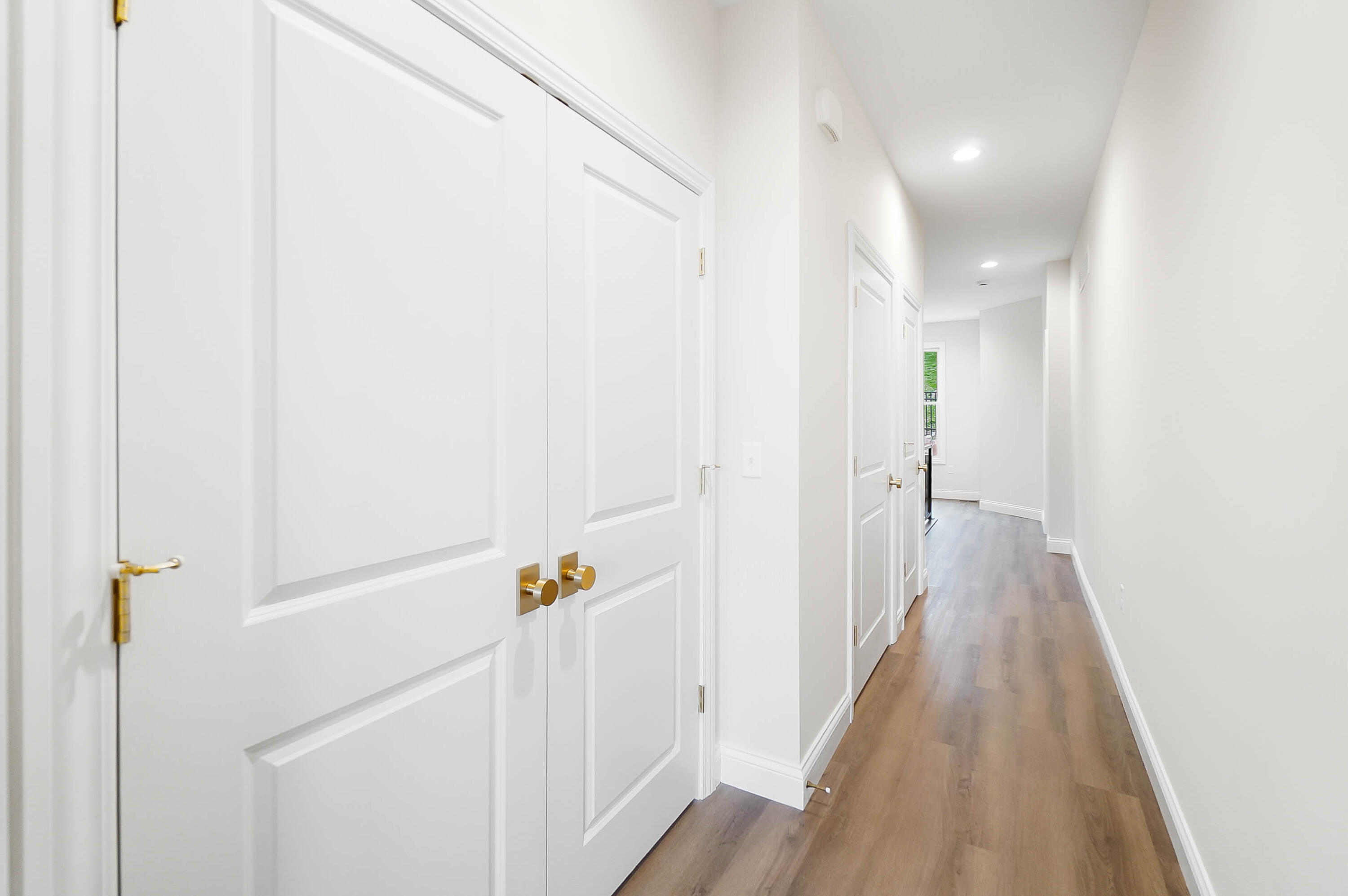 Newport, Kentucky, 41071, United States, 3 Bedrooms Bedrooms, ,4 BathroomsBathrooms,Residential,For Sale,1786326