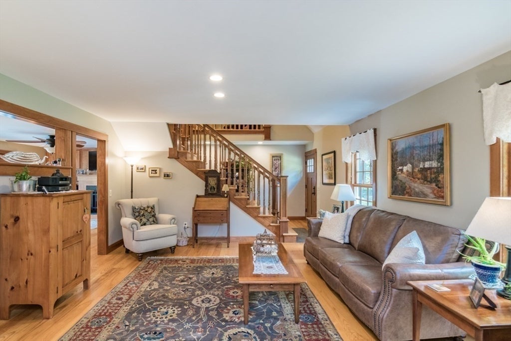 Gill, Massachusetts, 01354, United States, 4 Bedrooms Bedrooms, ,5 BathroomsBathrooms,Residential,For Sale,1848395