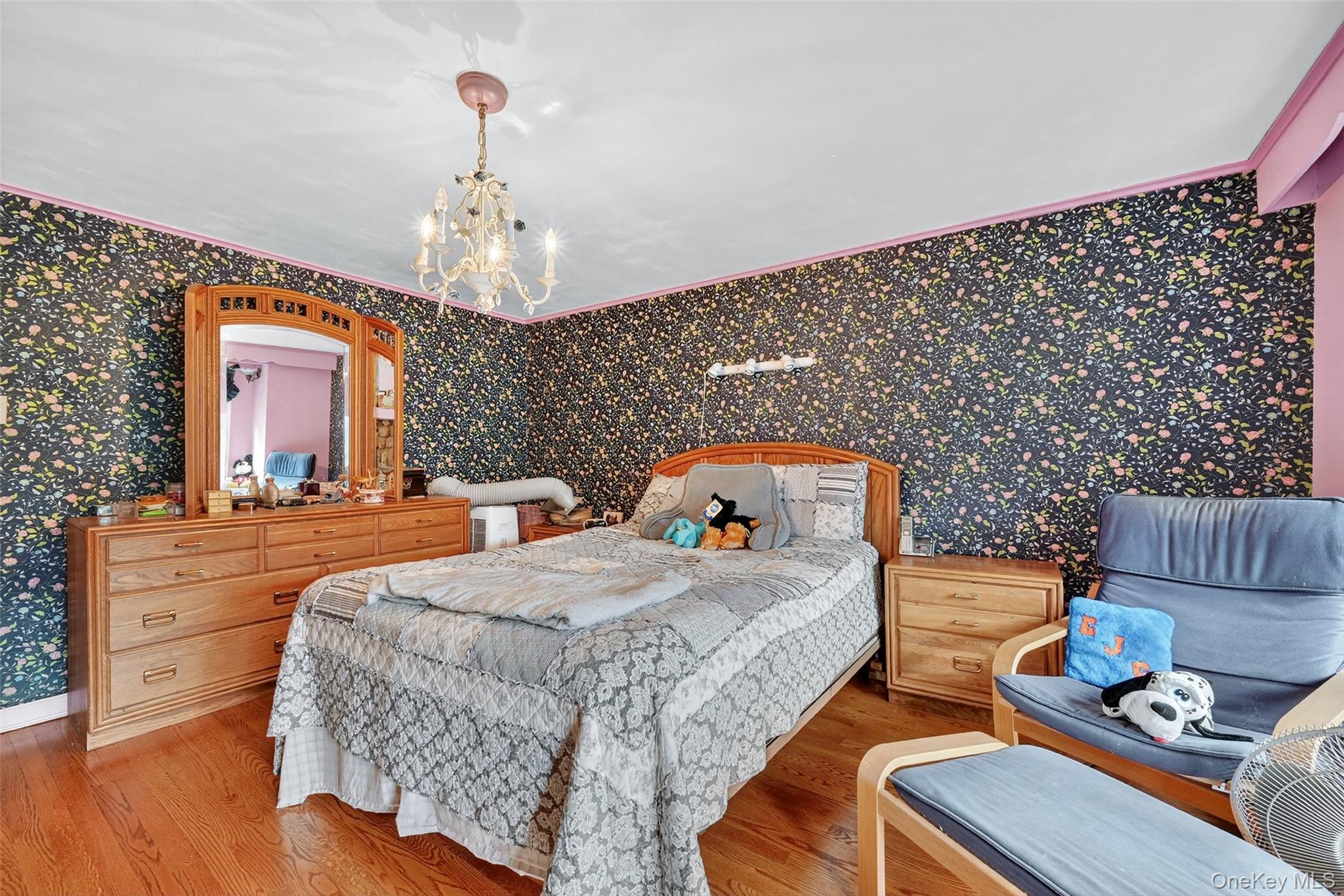 Monsey, New York, 10952, United States, 5 Bedrooms Bedrooms, ,4 BathroomsBathrooms,Residential,For Sale,1981172