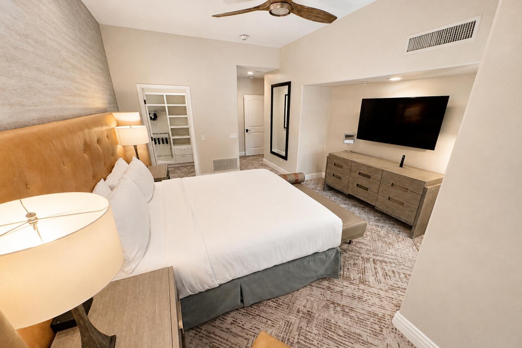  6000 E Camelback Road  Scottsdale, AZ - 物件實景