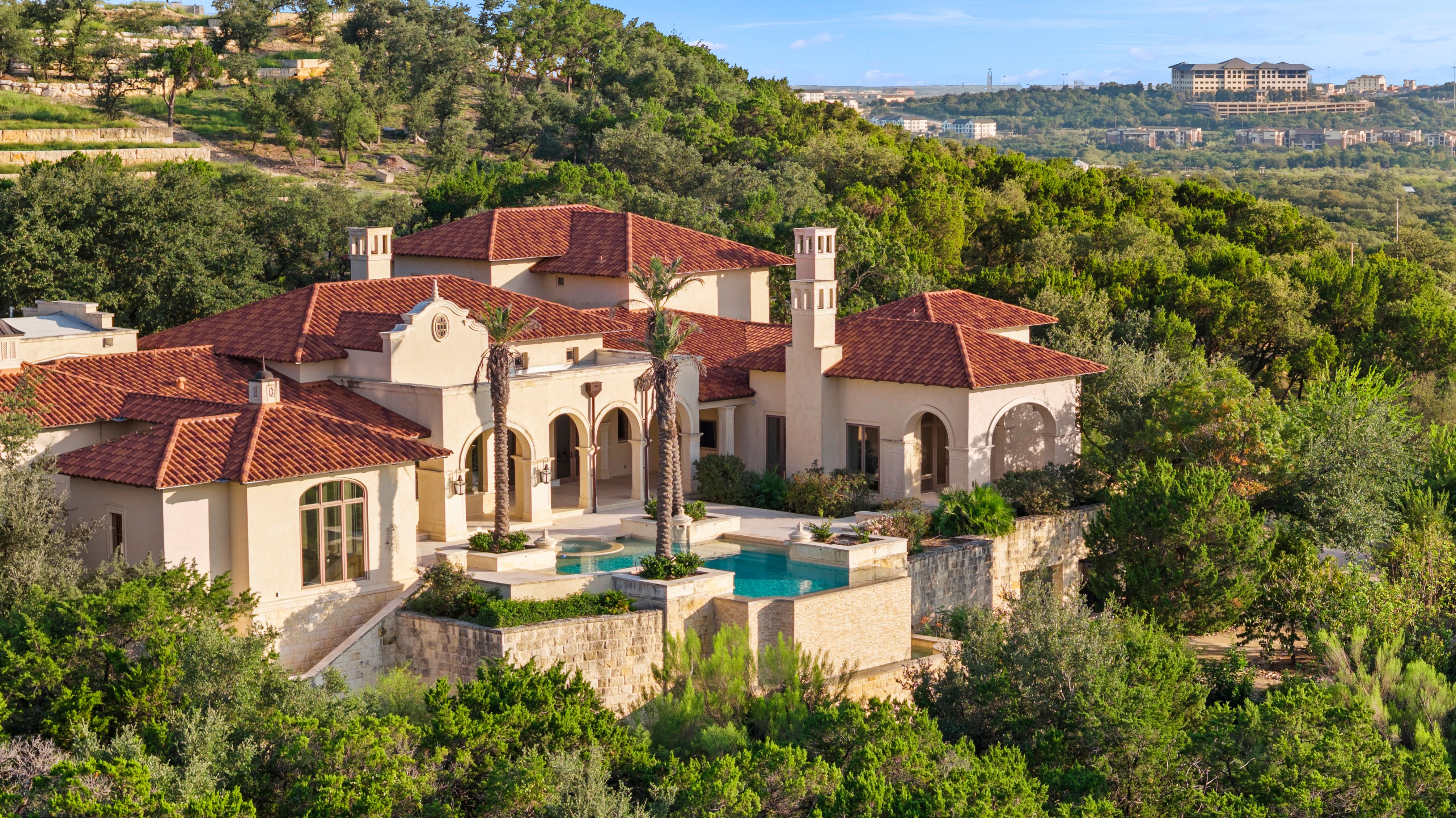  Mediterranean Style Estate in The Dominion - 物件實景