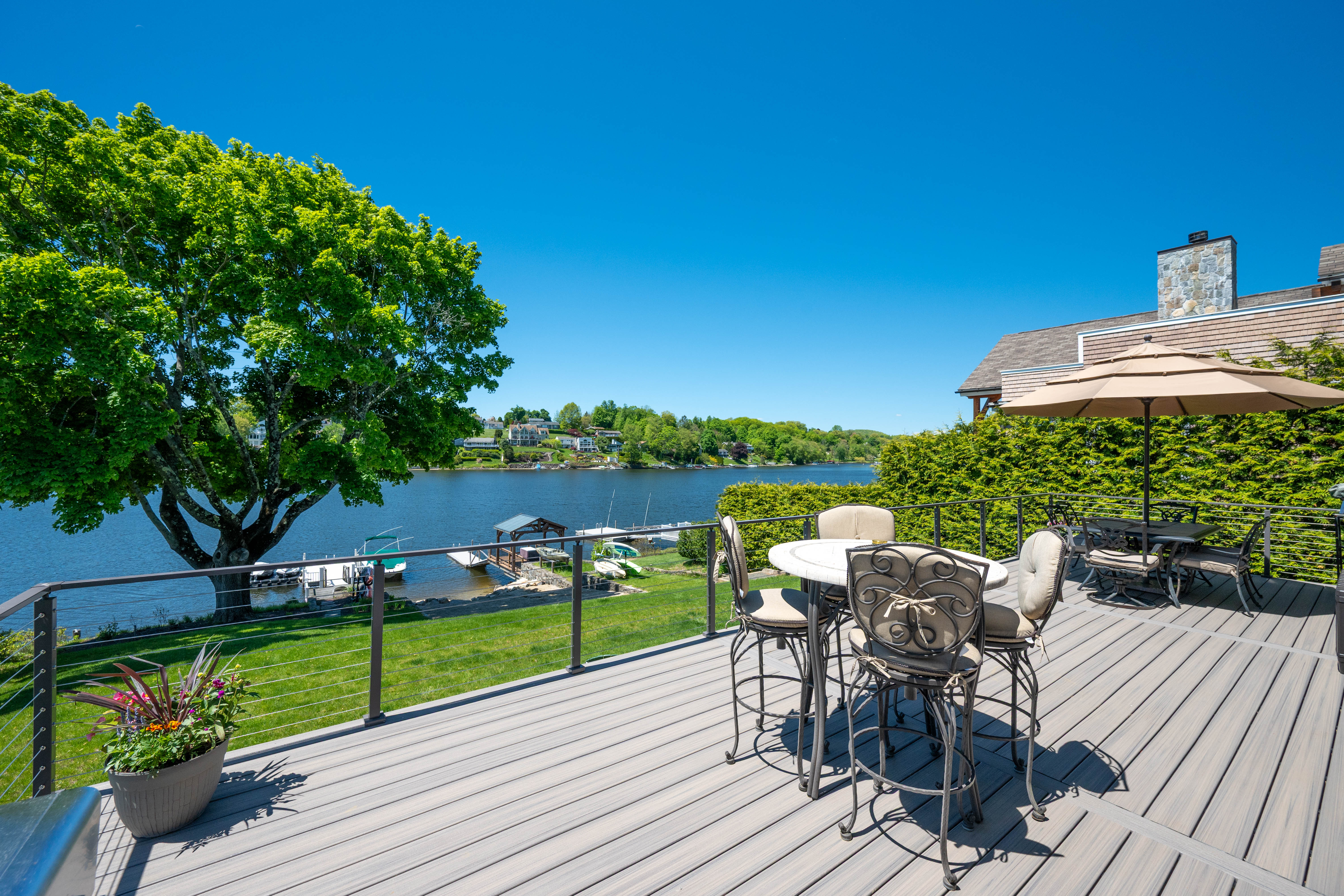  Amazing Direct Waterfront Home on Candlewood Lake - 物件實景