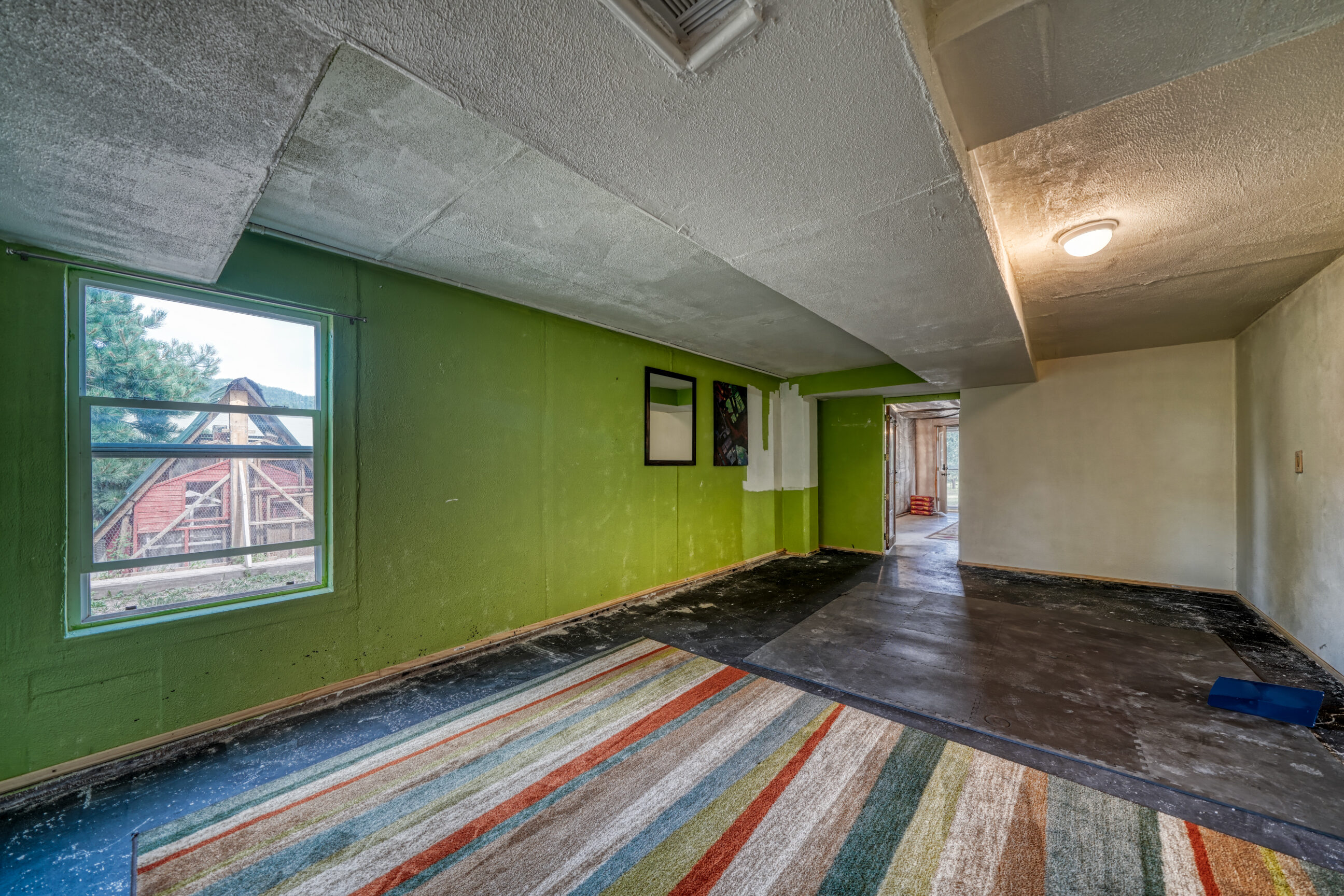 Woodland Park, Colorado, 80863, United States, 3 Bedrooms Bedrooms, ,2 BathroomsBathrooms,Residential,For Sale,1891274