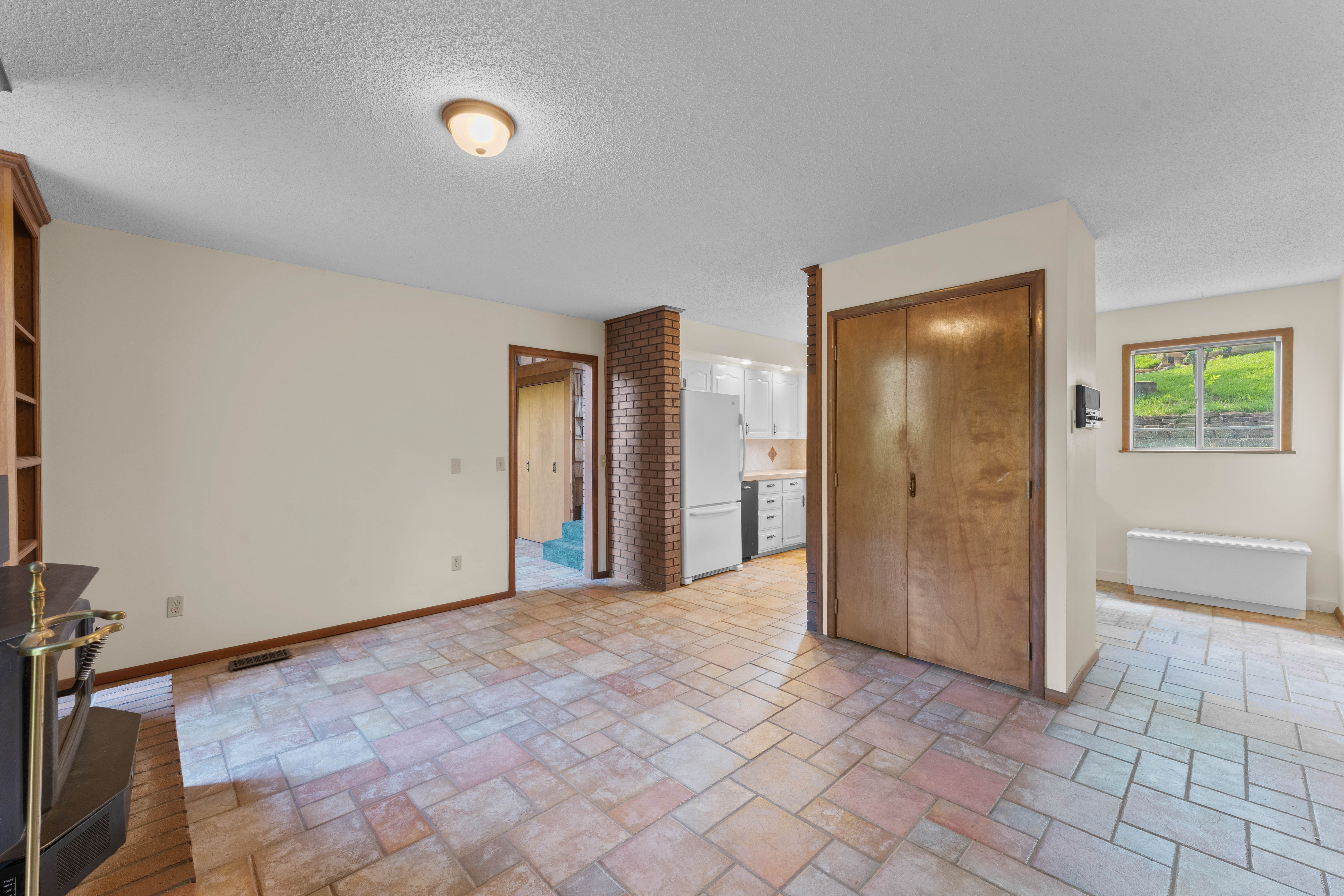 Bentonville, Arkansas, 72712, United States, 3 Bedrooms Bedrooms, ,2 BathroomsBathrooms,Residential,For Sale,1846586