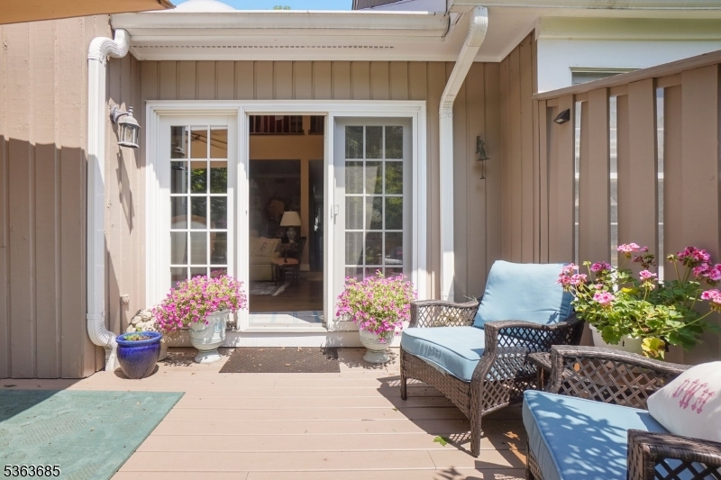 Bernards Twp., New Jersey, 07920, United States, 3 Bedrooms Bedrooms, ,4 BathroomsBathrooms,Residential,For Sale,1875142