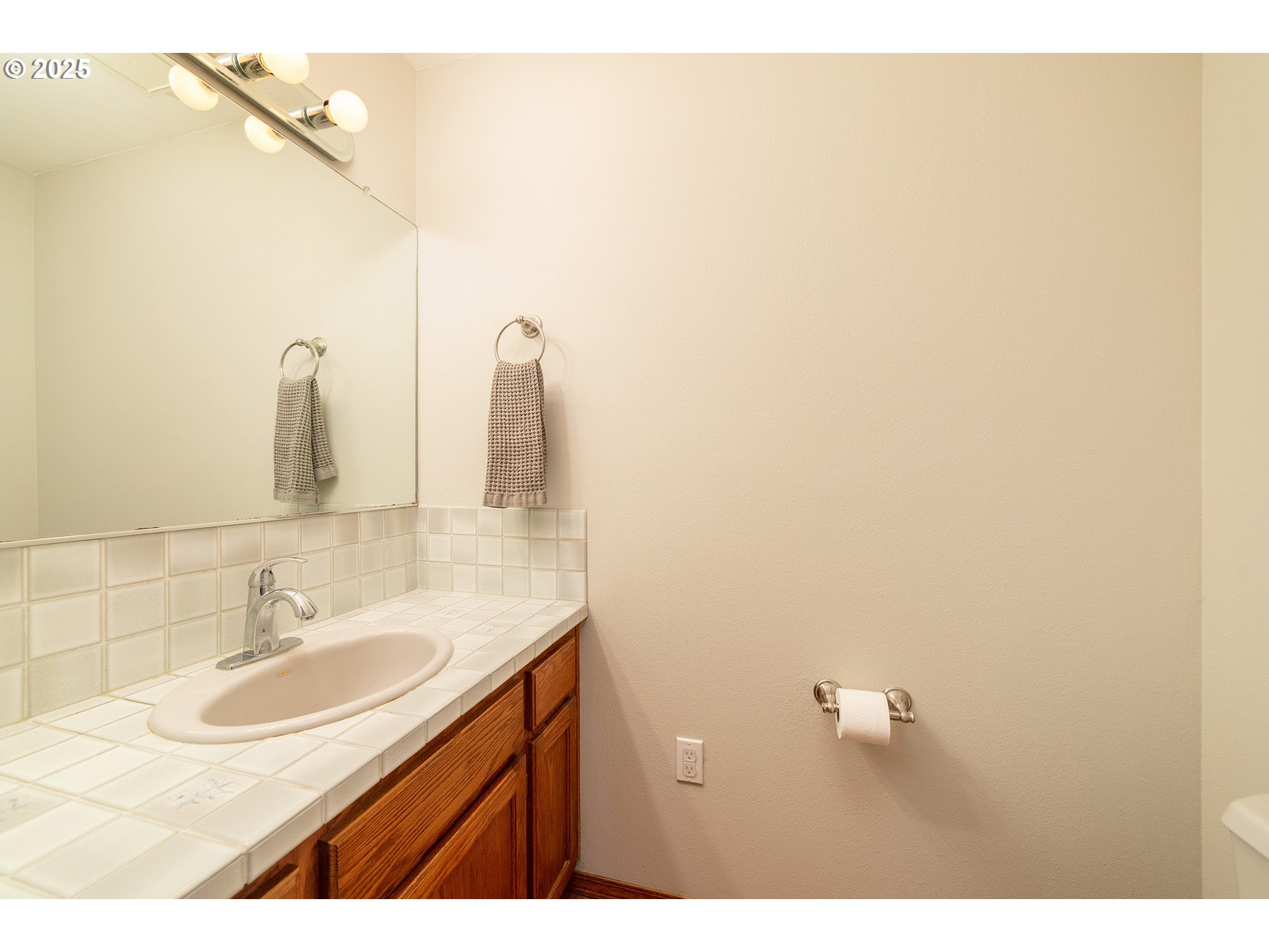 Clackamas, Oregon, 97015, United States, 3 Bedrooms Bedrooms, ,2 BathroomsBathrooms,Residential,For Sale,1868784
