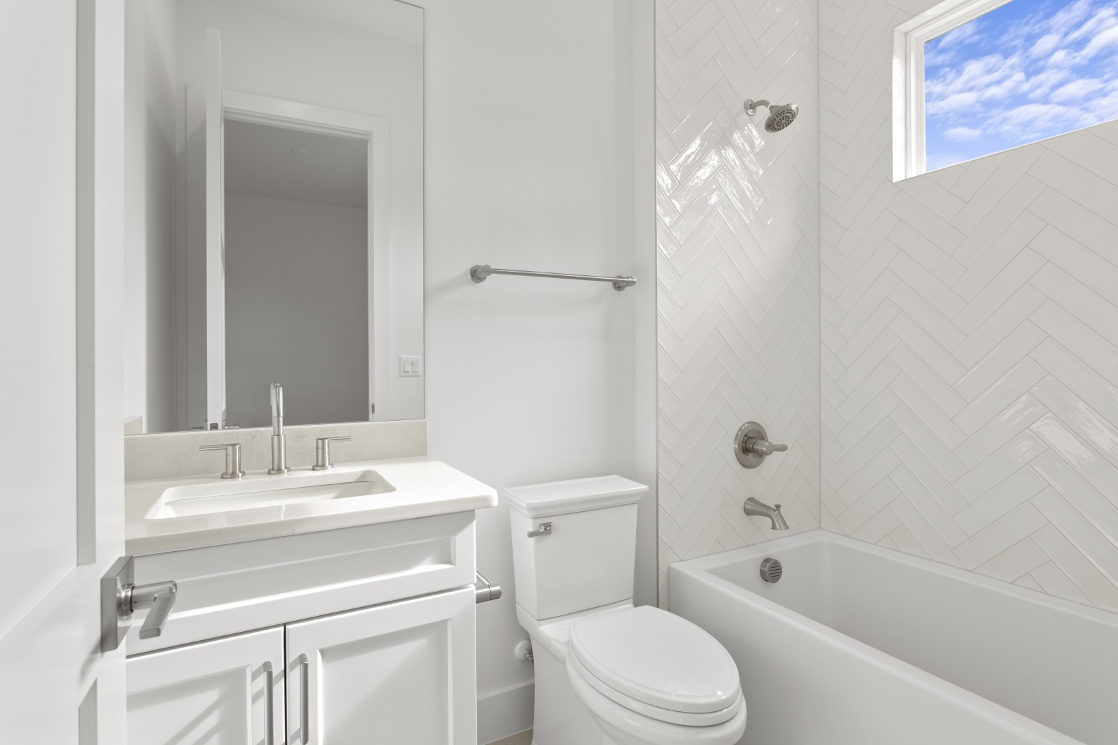 Tampa, Florida, 33611, United States, 6 Bedrooms Bedrooms, ,6 BathroomsBathrooms,Residential,For Sale,1981634