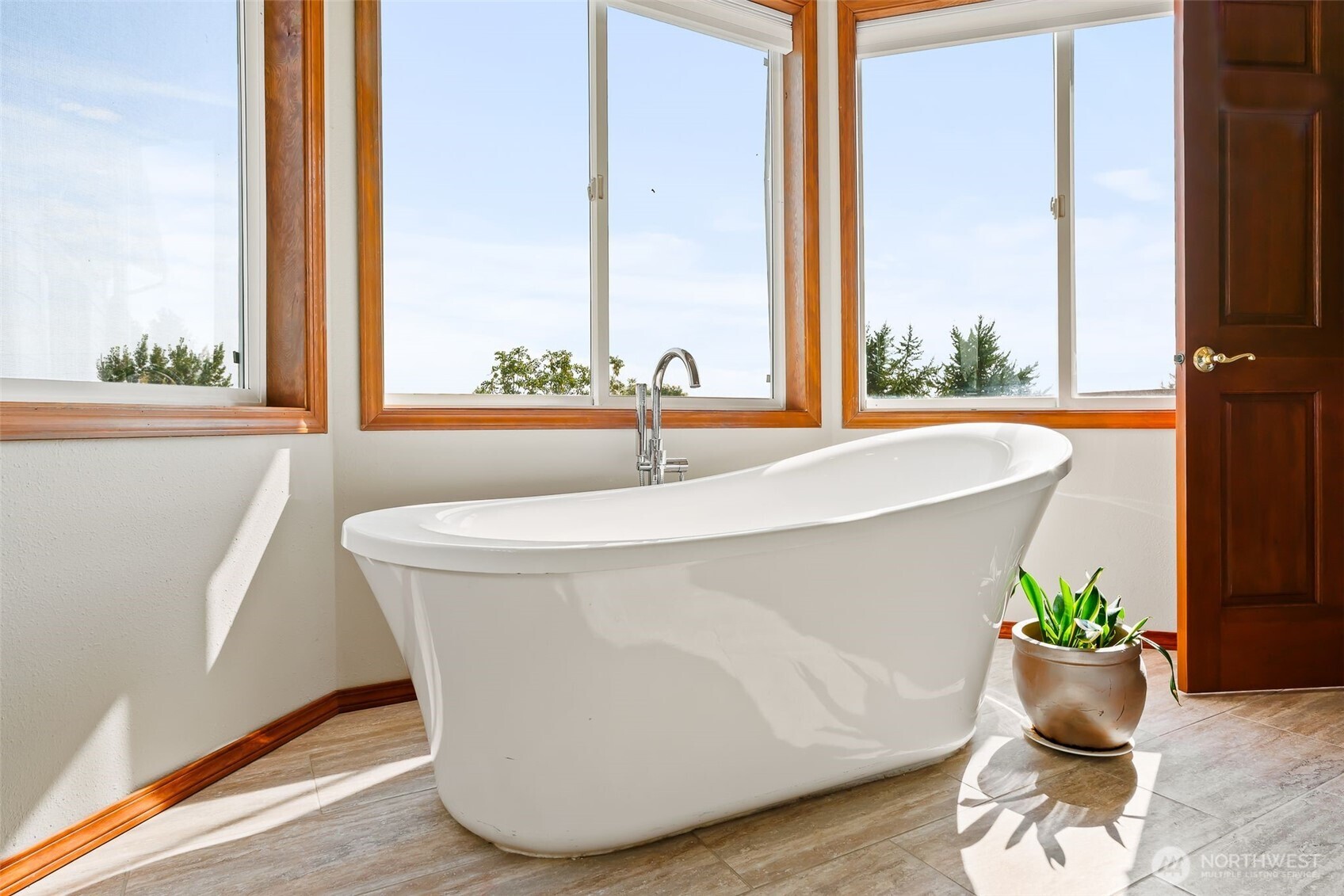 Ellensburg, Washington, 98926, United States, 4 Bedrooms Bedrooms, ,4 BathroomsBathrooms,Residential,For Sale,1983765