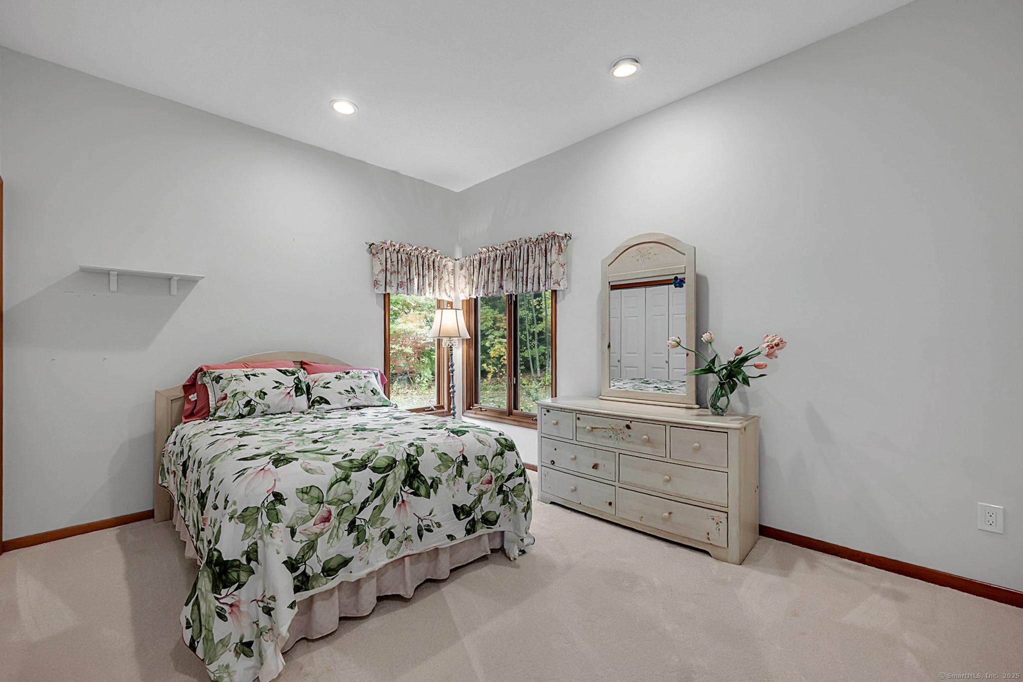 Avon, Connecticut, 06001, United States, 5 Bedrooms Bedrooms, ,6 BathroomsBathrooms,Residential,For Sale,1982009