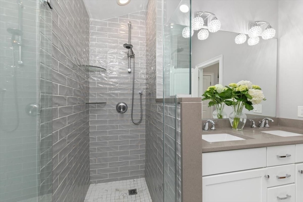 Danvers, Massachusetts, 01923, United States, 2 Bedrooms Bedrooms, ,3 BathroomsBathrooms,Residential,For Sale,1994668