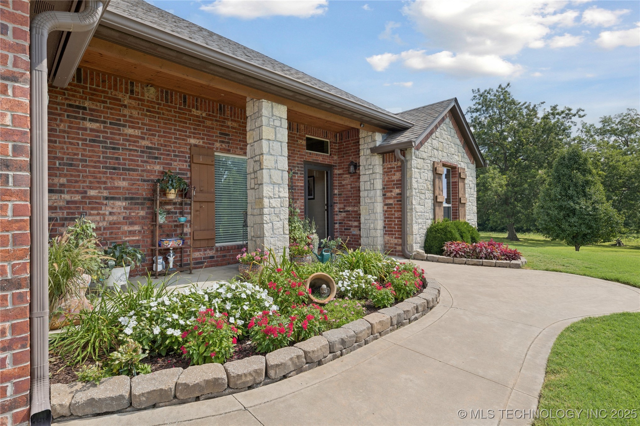 Kiefer, Oklahoma, 74041, United States, 3 Bedrooms Bedrooms, ,2 BathroomsBathrooms,Residential,For Sale,1917885