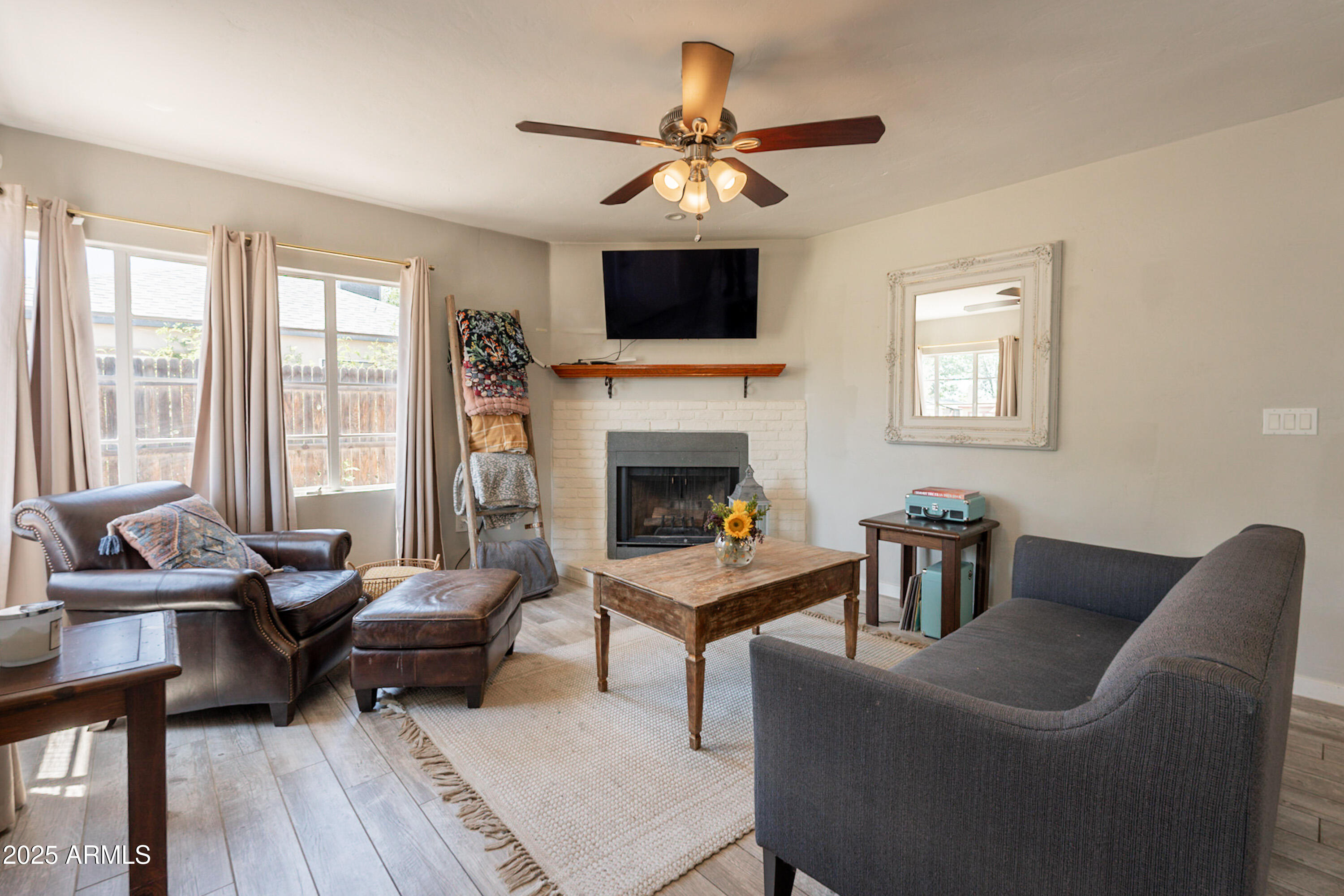 Phoenix, Arizona, 85013, United States, 3 Bedrooms Bedrooms, ,Residential,For Sale,1818806