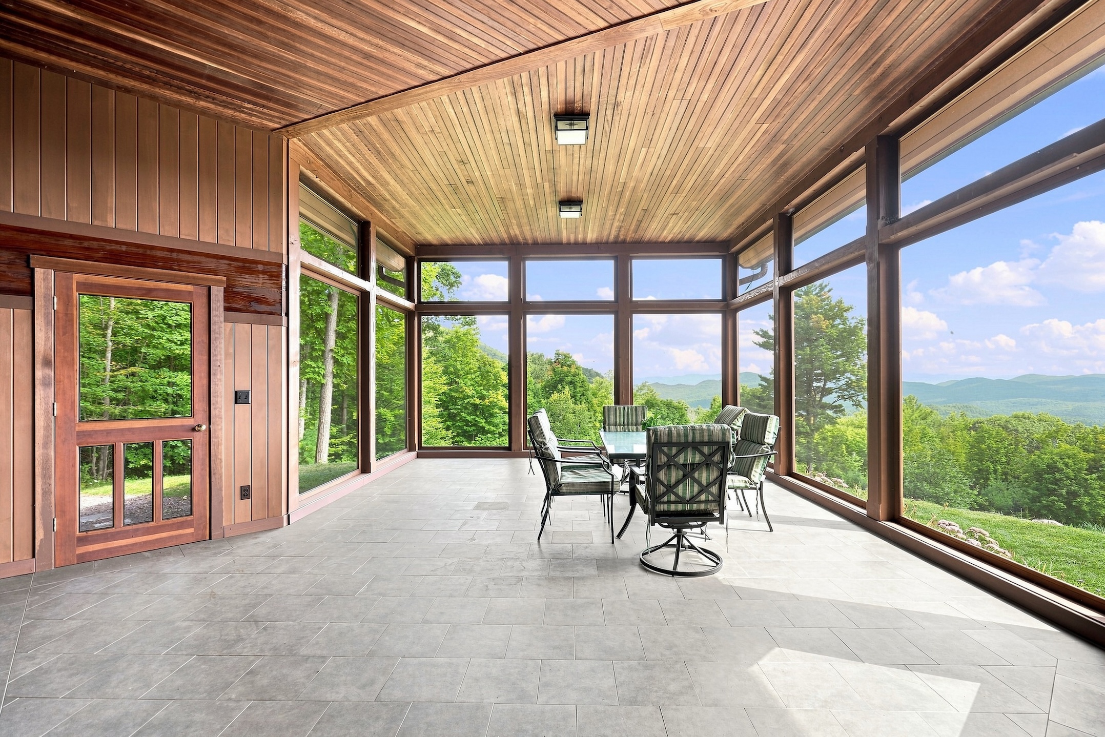  328 Hurricane Mountain Lane, Elizabethtown, NY, 12932 - 物件實景