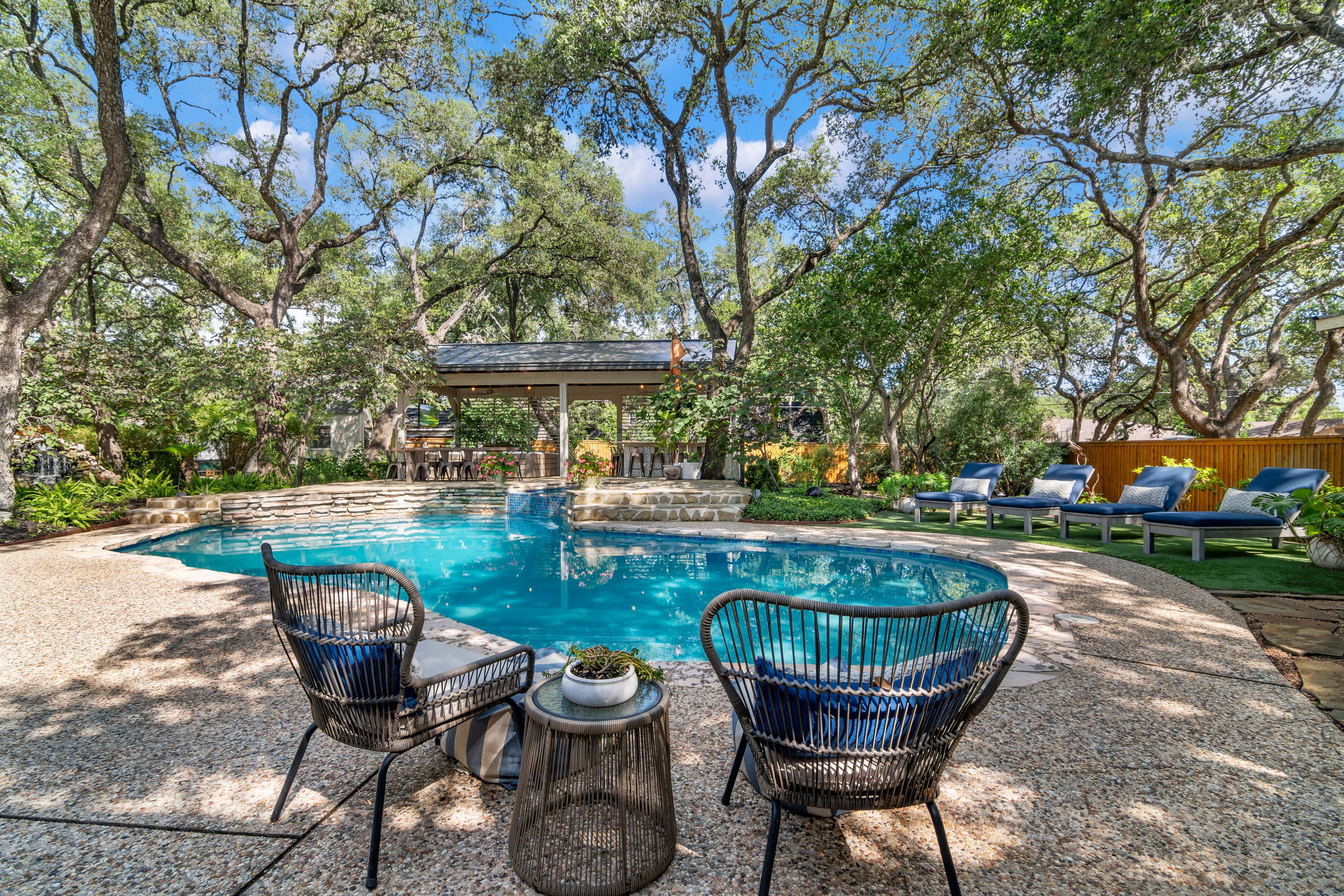  Private Oak-Shaded Estate in Castle Hills - 物件實景