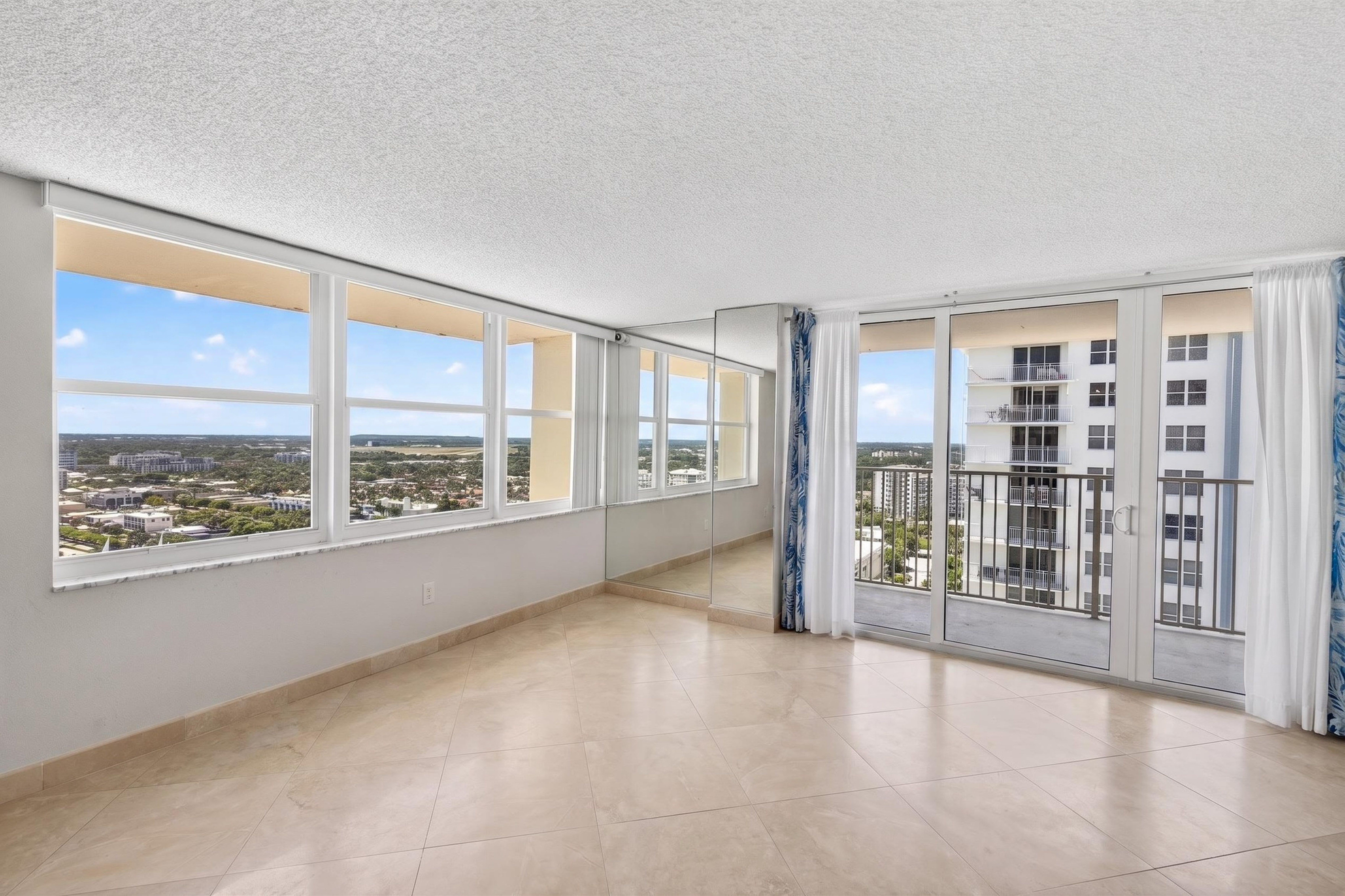  111 Briny Avenue, Pompano Beach, FL, 33062 - 物件實景