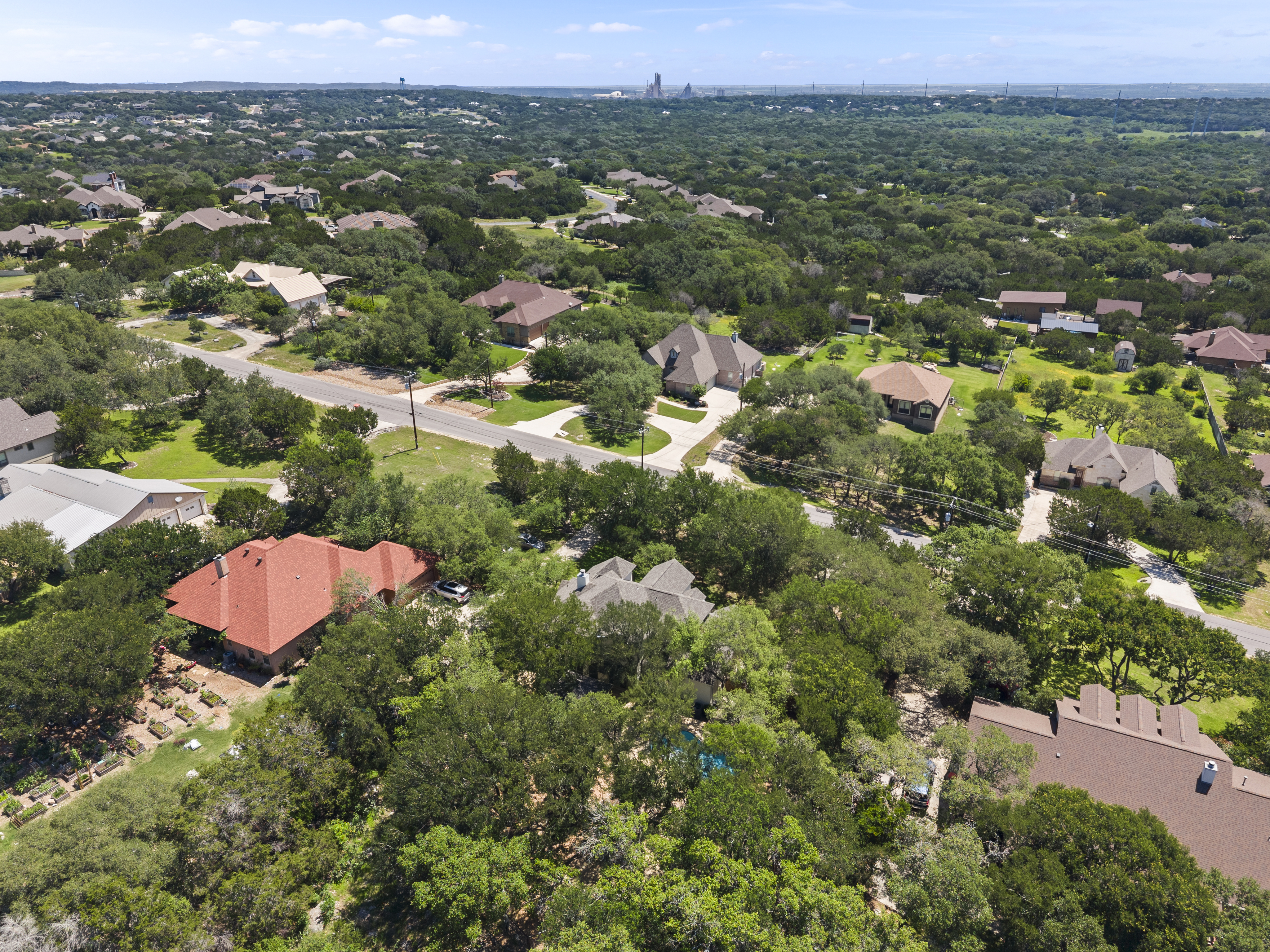  Stunning Custom Home with Expansive Outdoor Entertaining - 物件實景