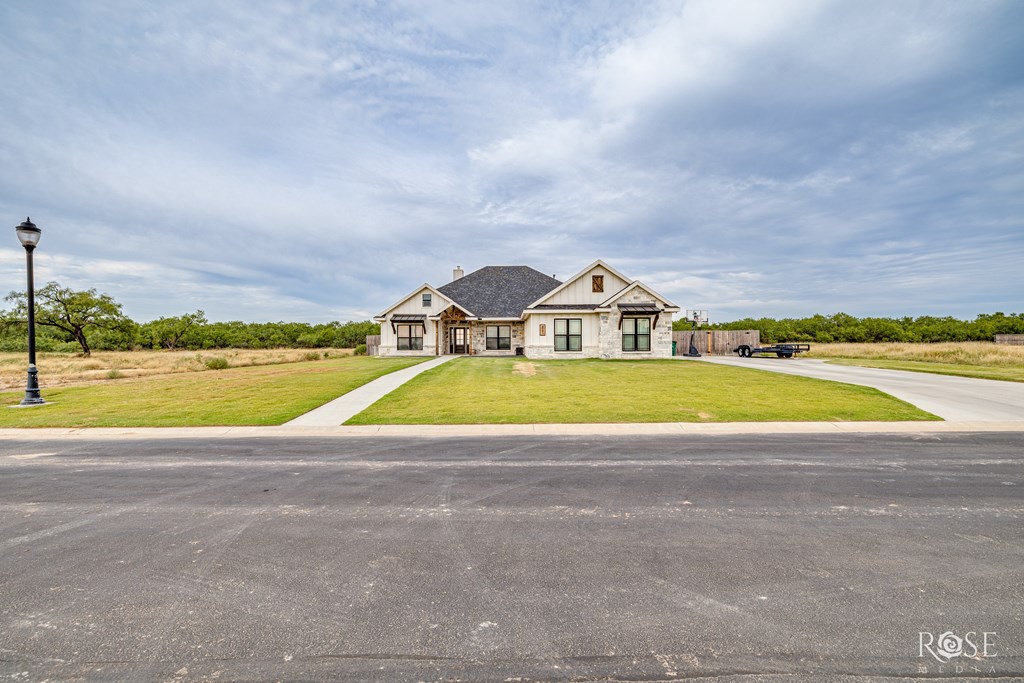 San Angelo, Texas, 76904, United States, 4 Bedrooms Bedrooms, ,3 BathroomsBathrooms,Residential,For Sale,1941771