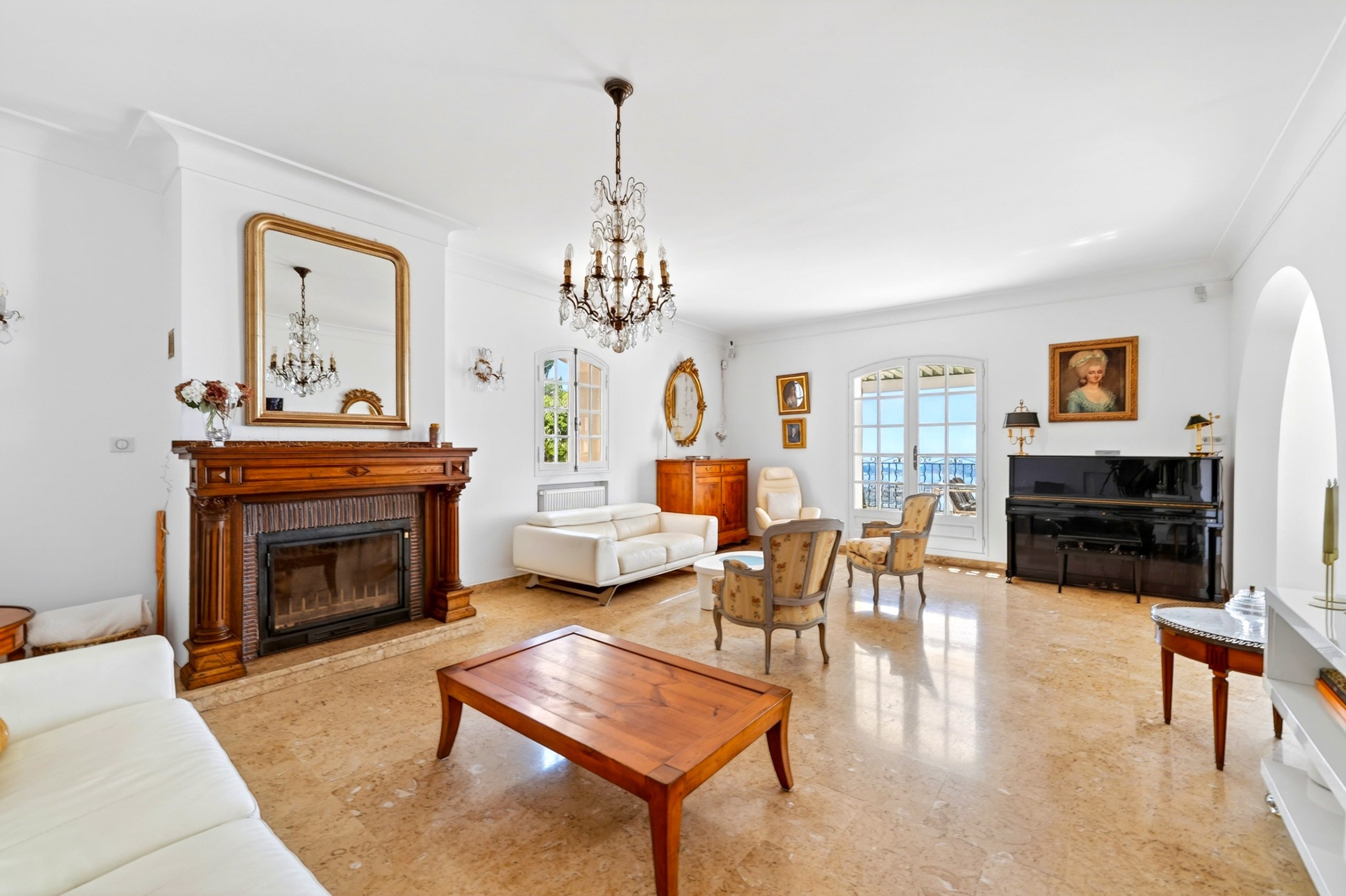  Toulon, Le Faron – Elevated Property with Panoramic Sea Views - 物件實景