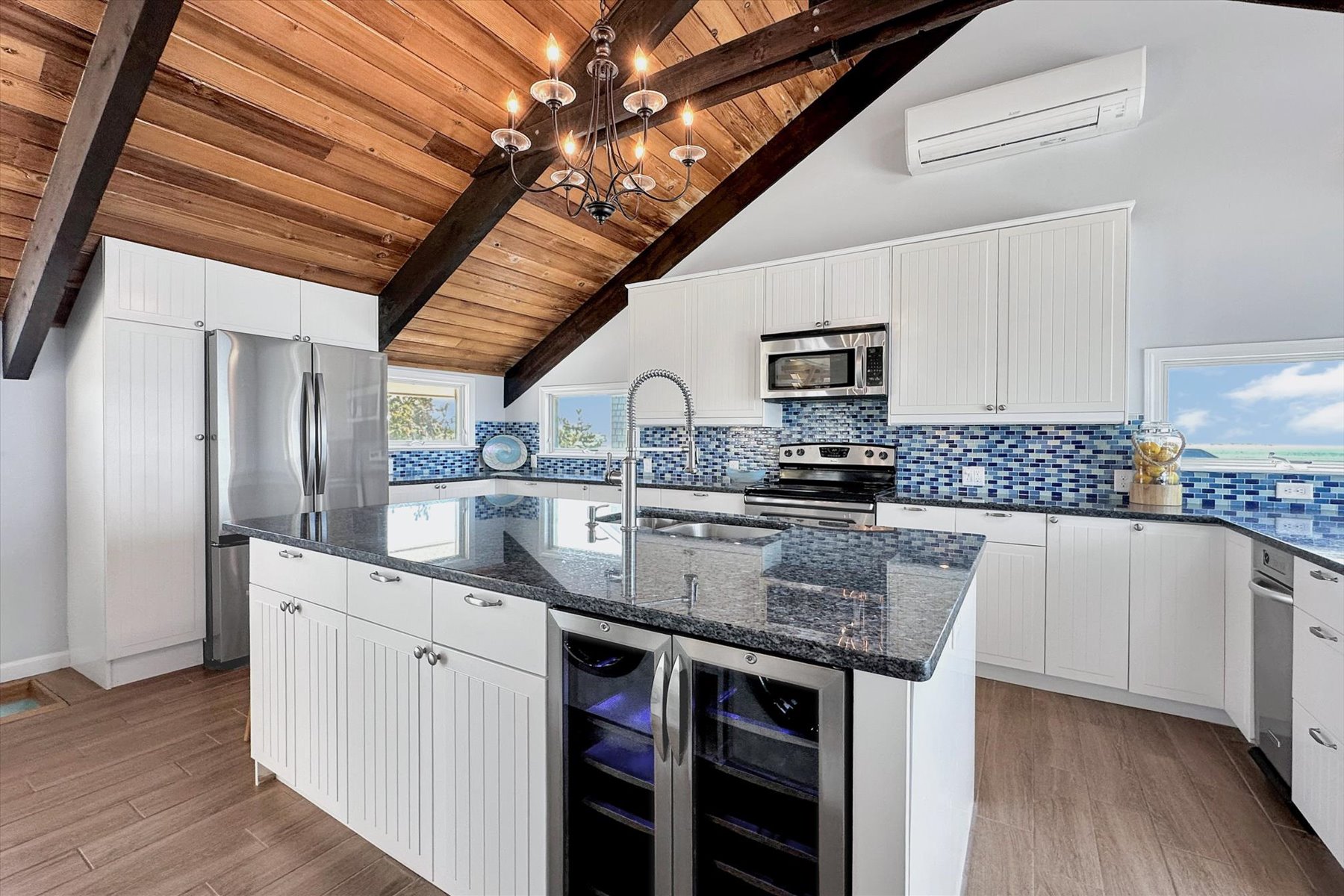  An Exceptional Waterfront Property - 物件實景