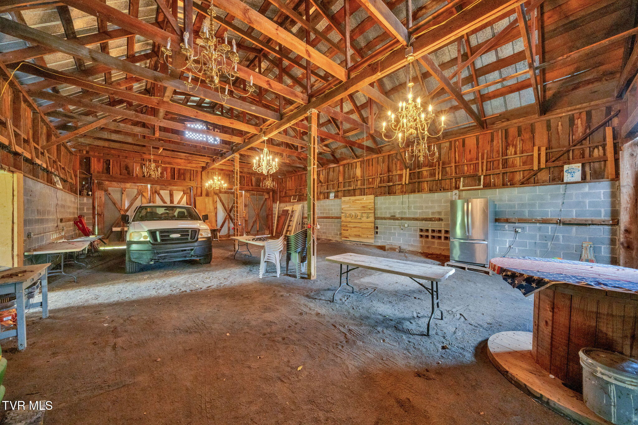 Roan Mountain, Tennessee, 37687, United States, 4 Bedrooms Bedrooms, ,2 BathroomsBathrooms,Residential,For Sale,2010992