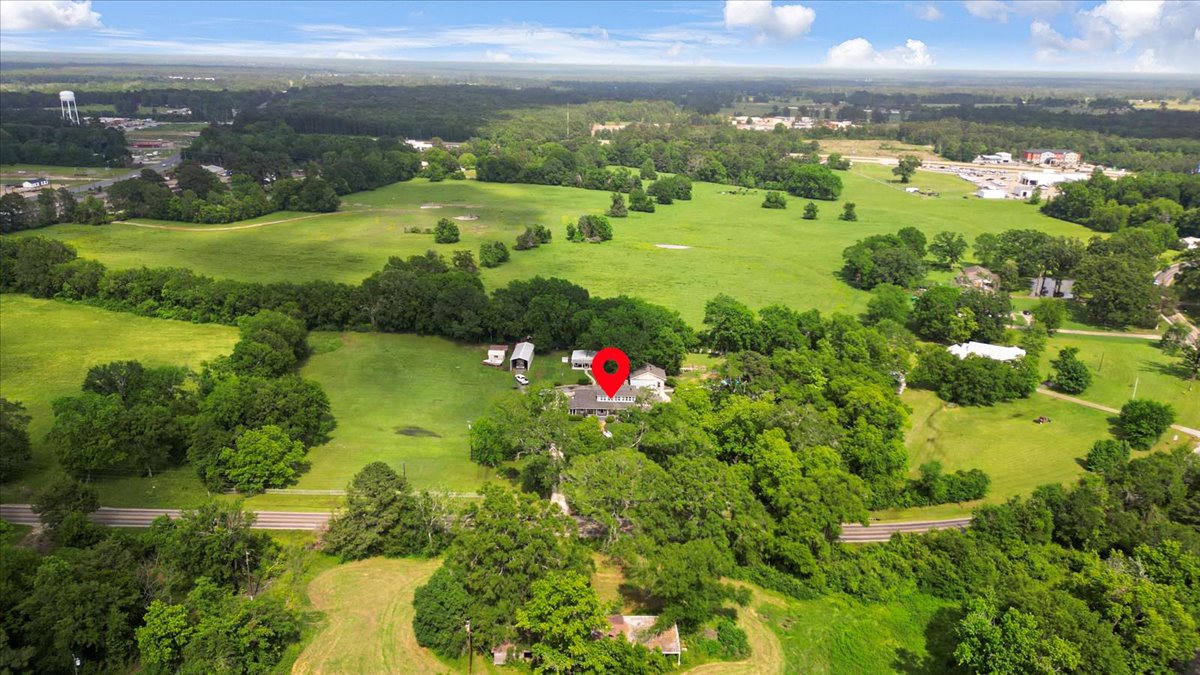 Carthage, Texas, 75633, United States, 5 Bedrooms Bedrooms, ,4 BathroomsBathrooms,Residential,For Sale,1804016